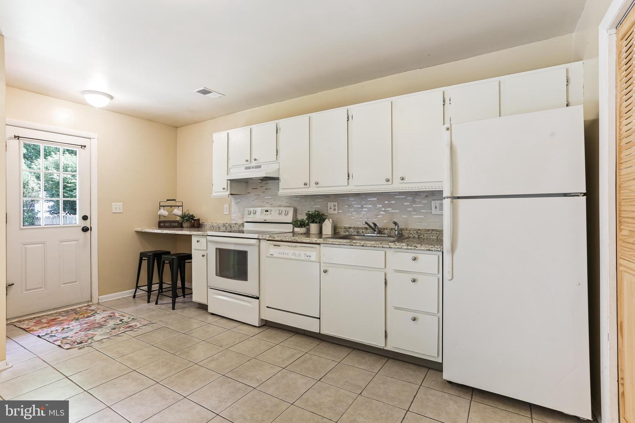 CHIPPENDALE - Residential