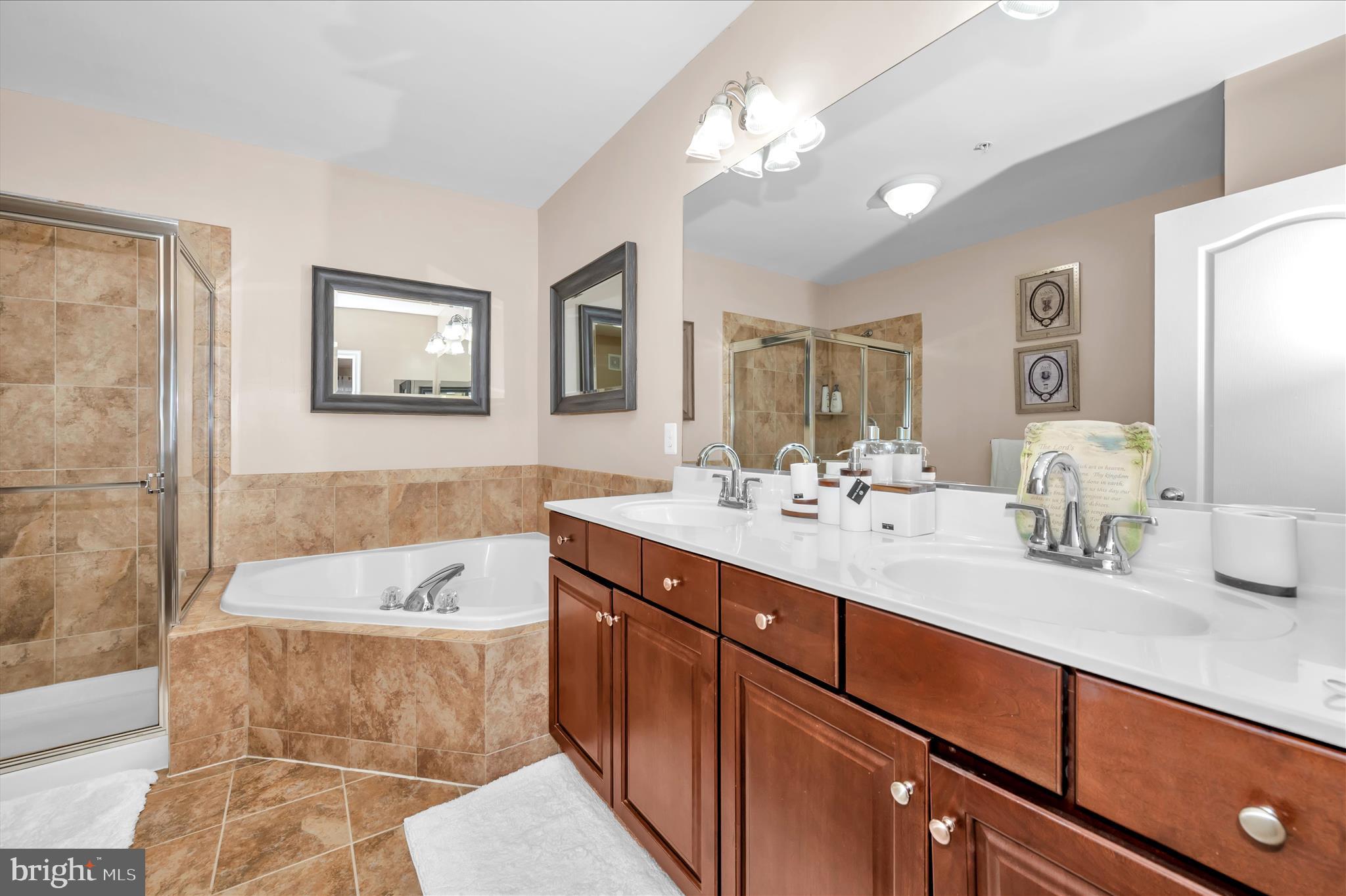 ARORA HILLS - Residential
