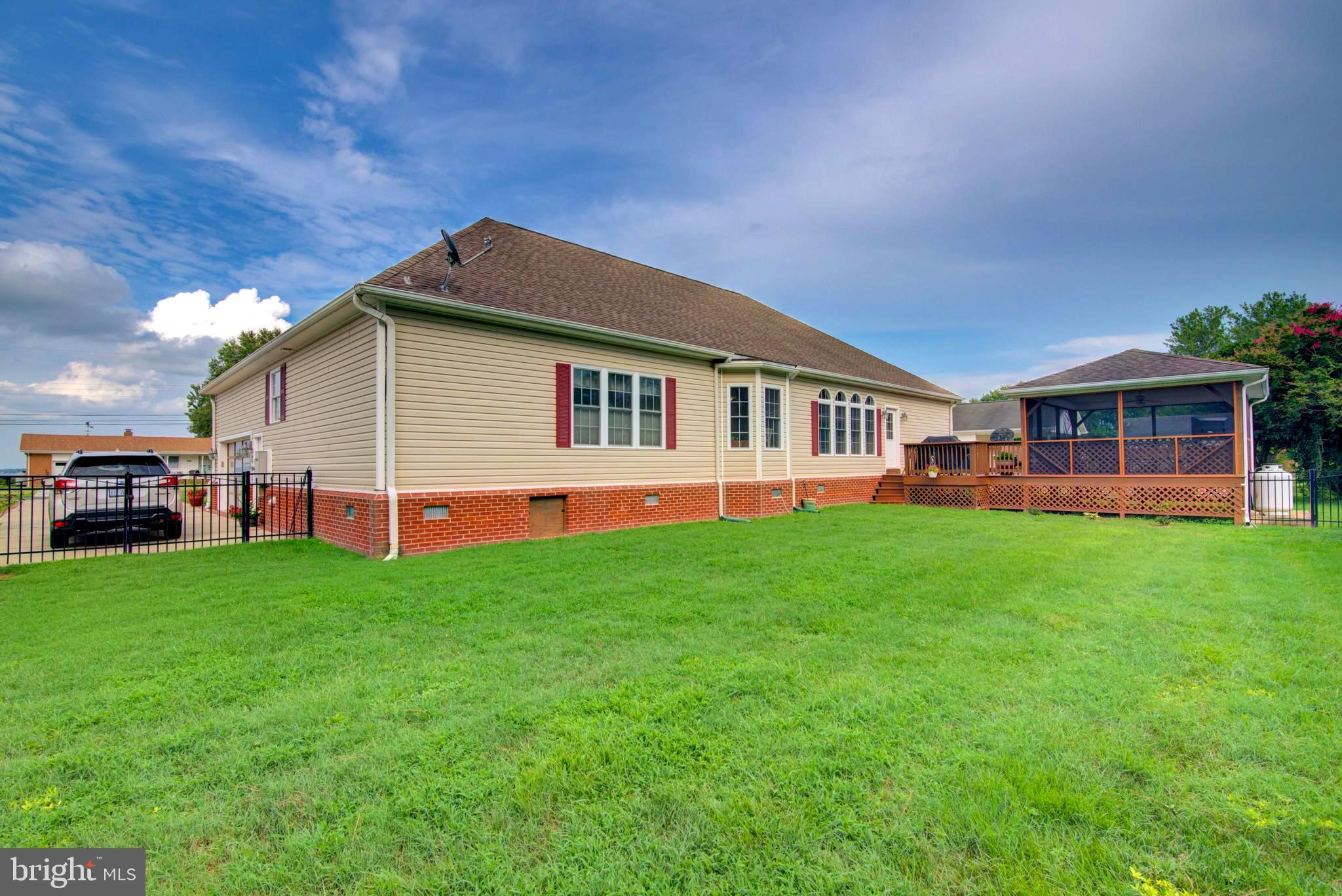 RIVERSIDE MEADOWS - Residential