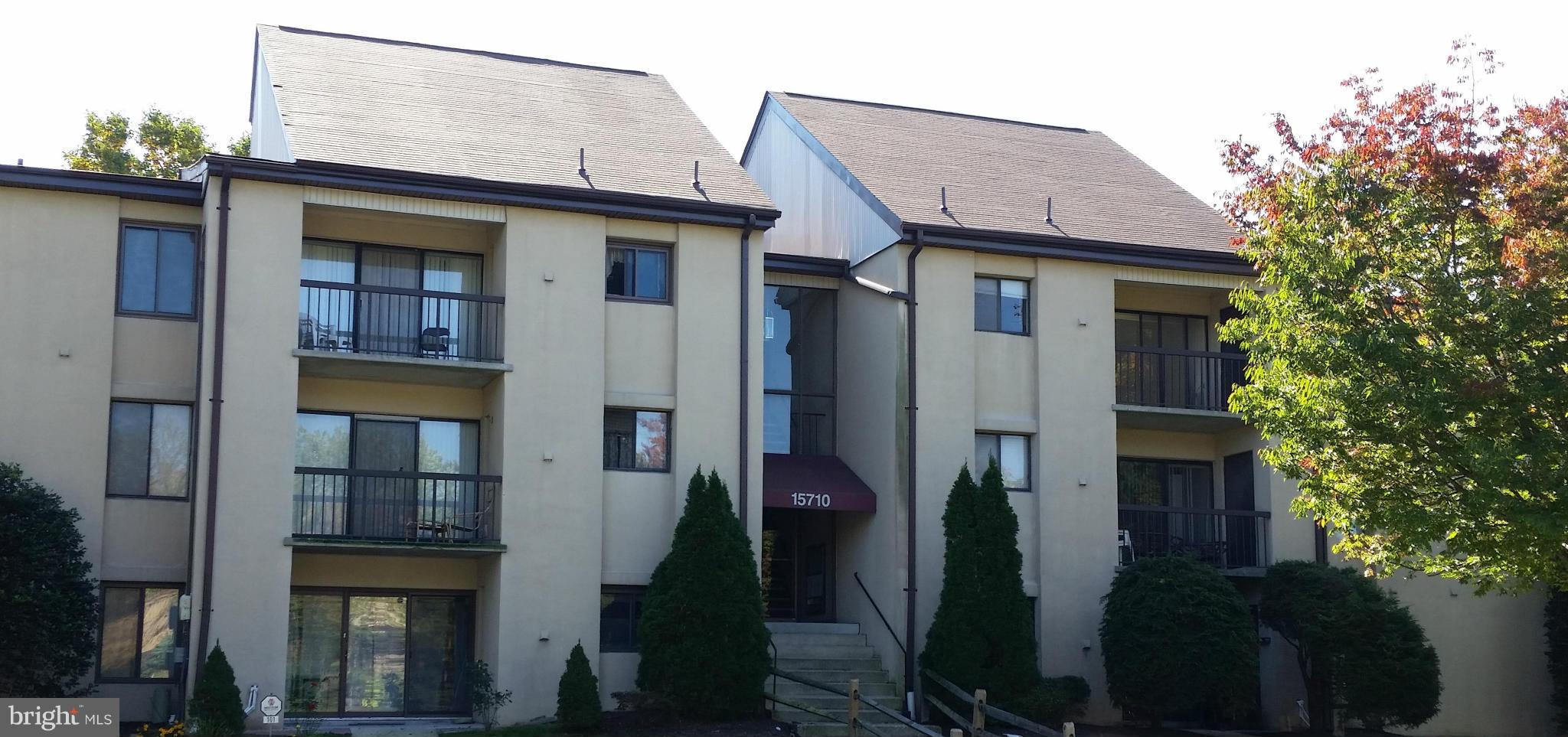 Don't miss this beautiful 3 bedroom, 2 full bath top floor condo featuring hardwood foyer, living room, dining room, crown molding, kitchen with pantry & washer/dryer, spacious master bedroom with 2 walk in closets, updated baths, balcony, & much more! Pets on case-by-case basis. Available MARCH 1ST!