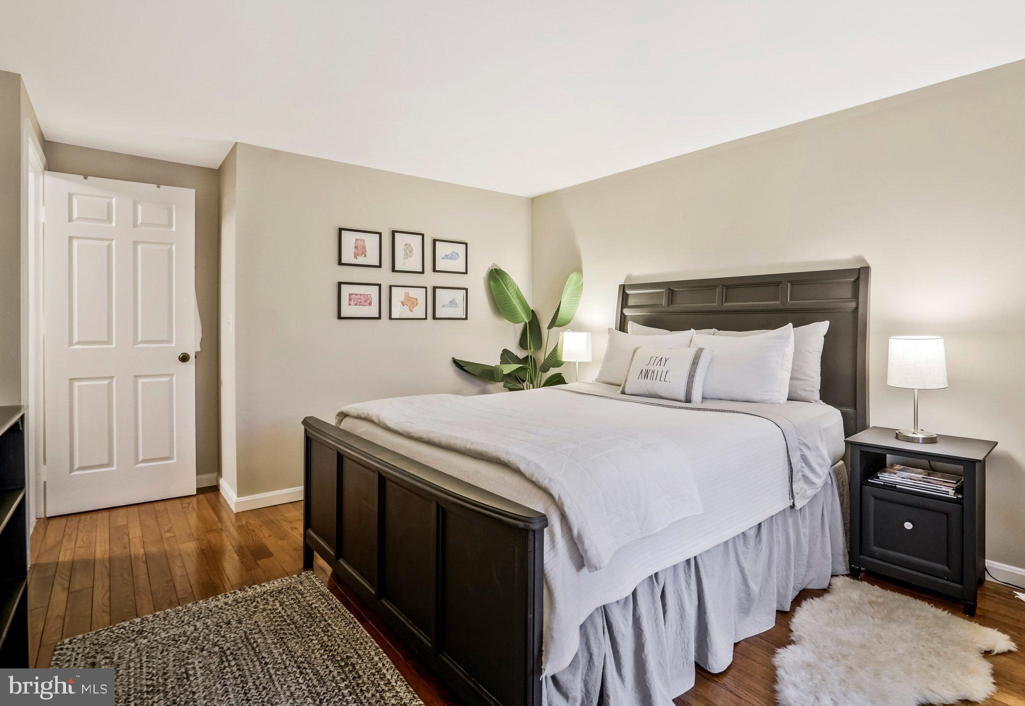 COUNTRY CLUB TERRACE - Residential
