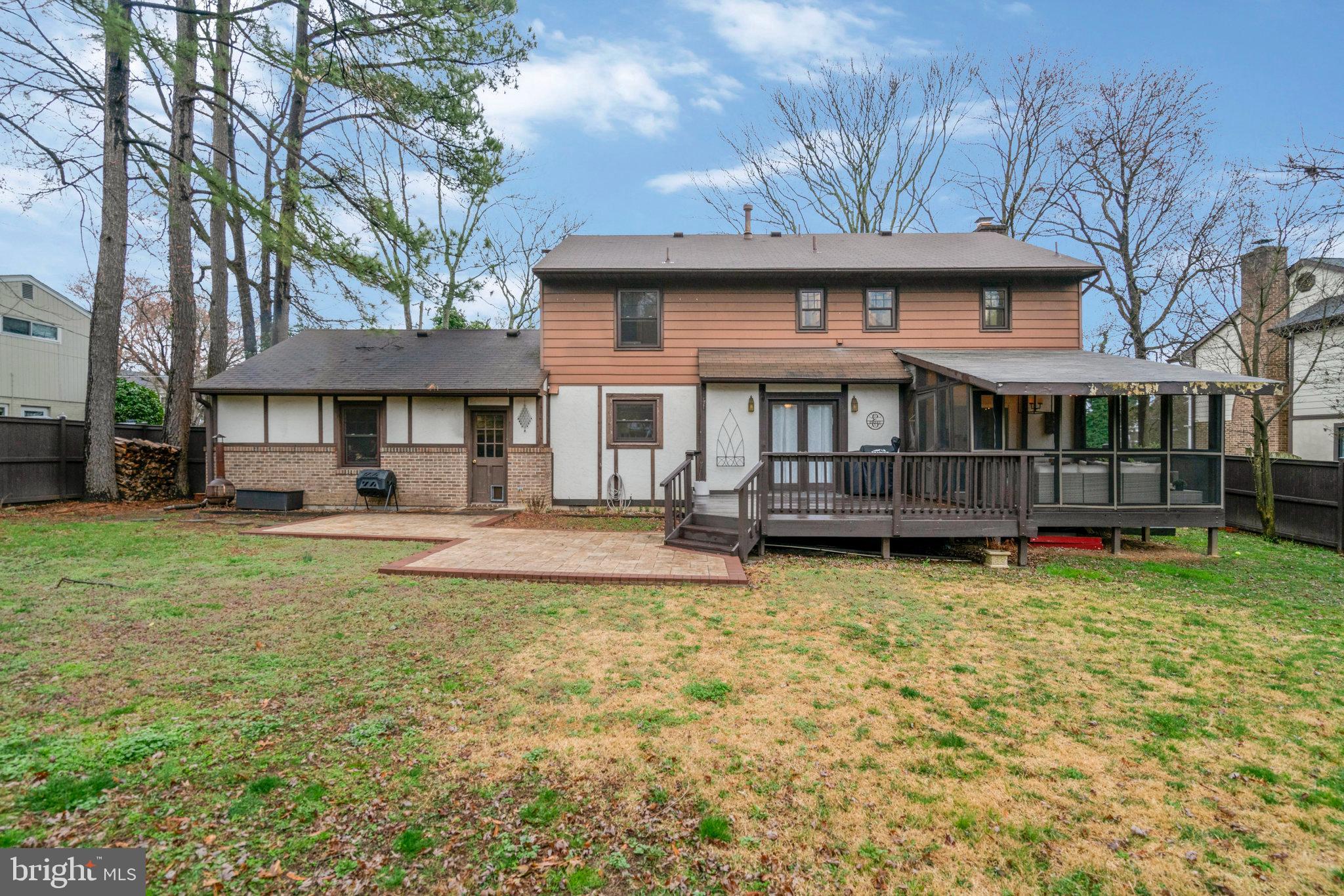 COUNTRY CLUB TERRACE - Residential