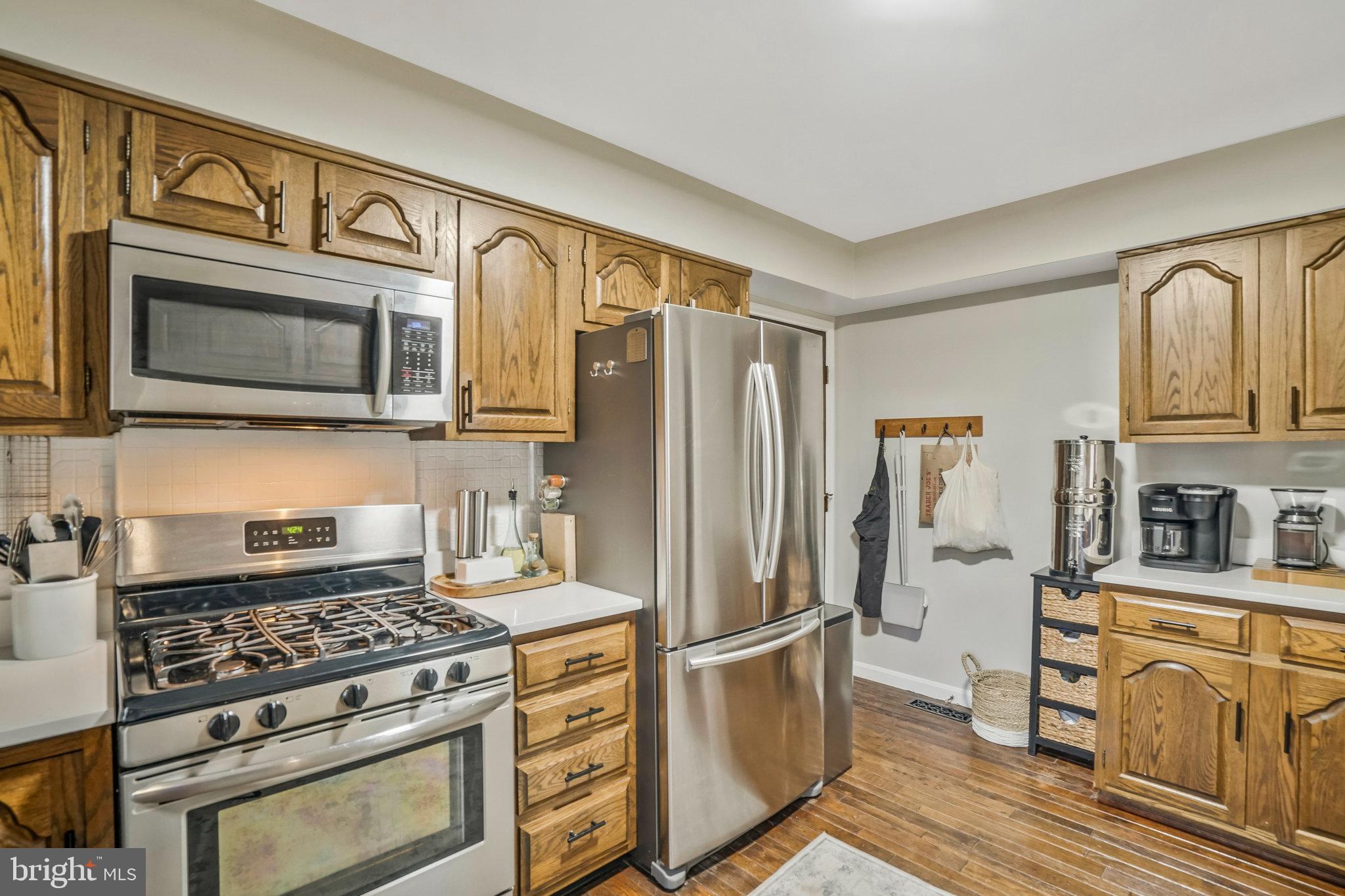 COUNTRY CLUB TERRACE - Residential
