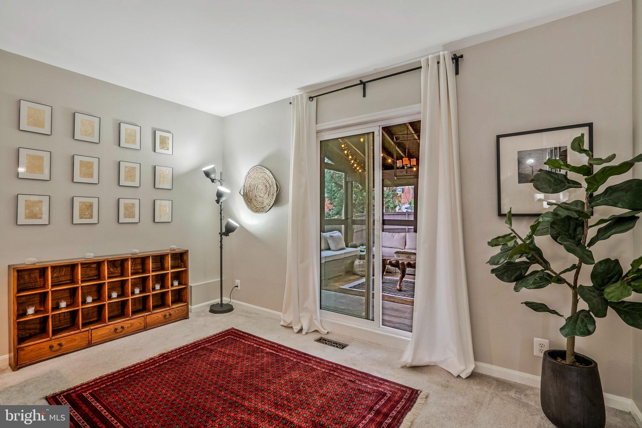 COUNTRY CLUB TERRACE - Residential