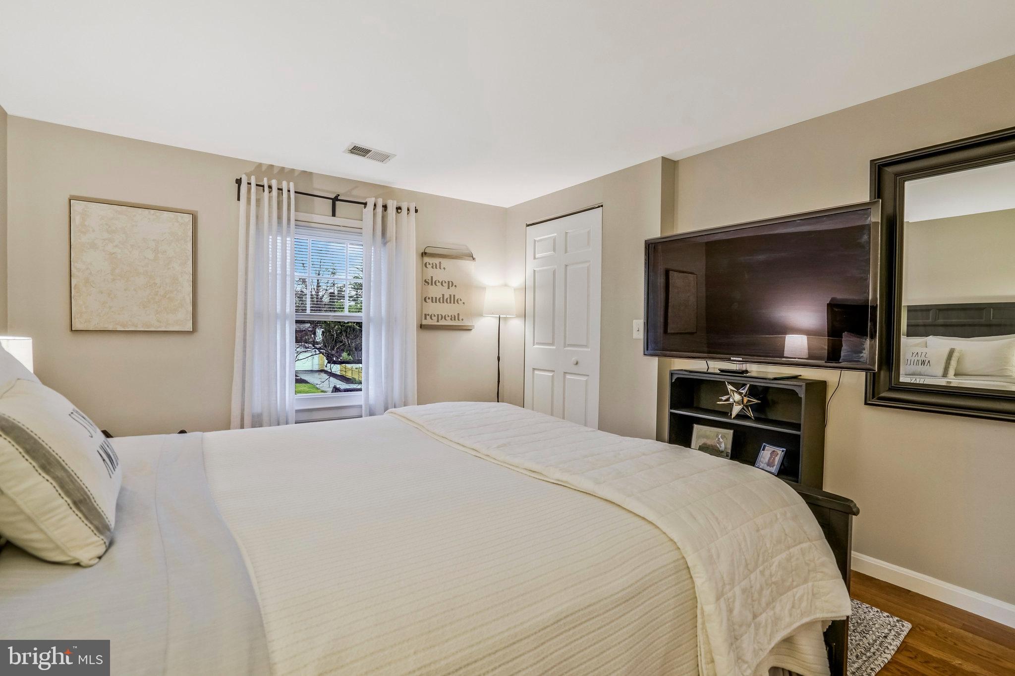 COUNTRY CLUB TERRACE - Residential