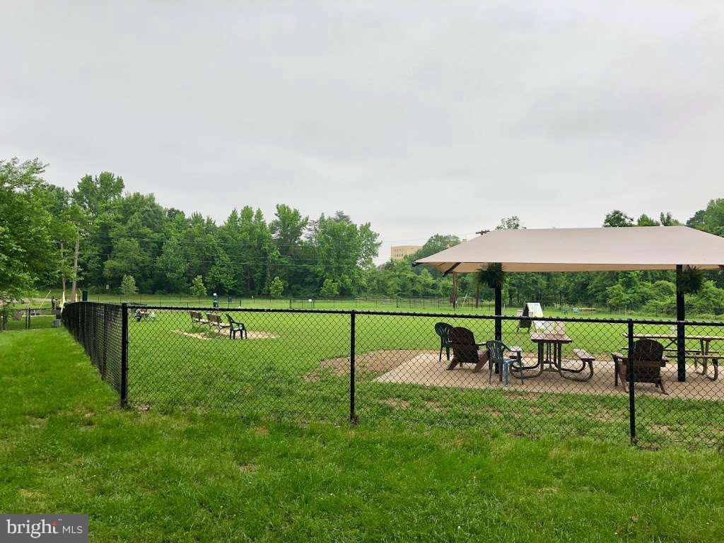 COUNTRY CLUB TERRACE - Residential