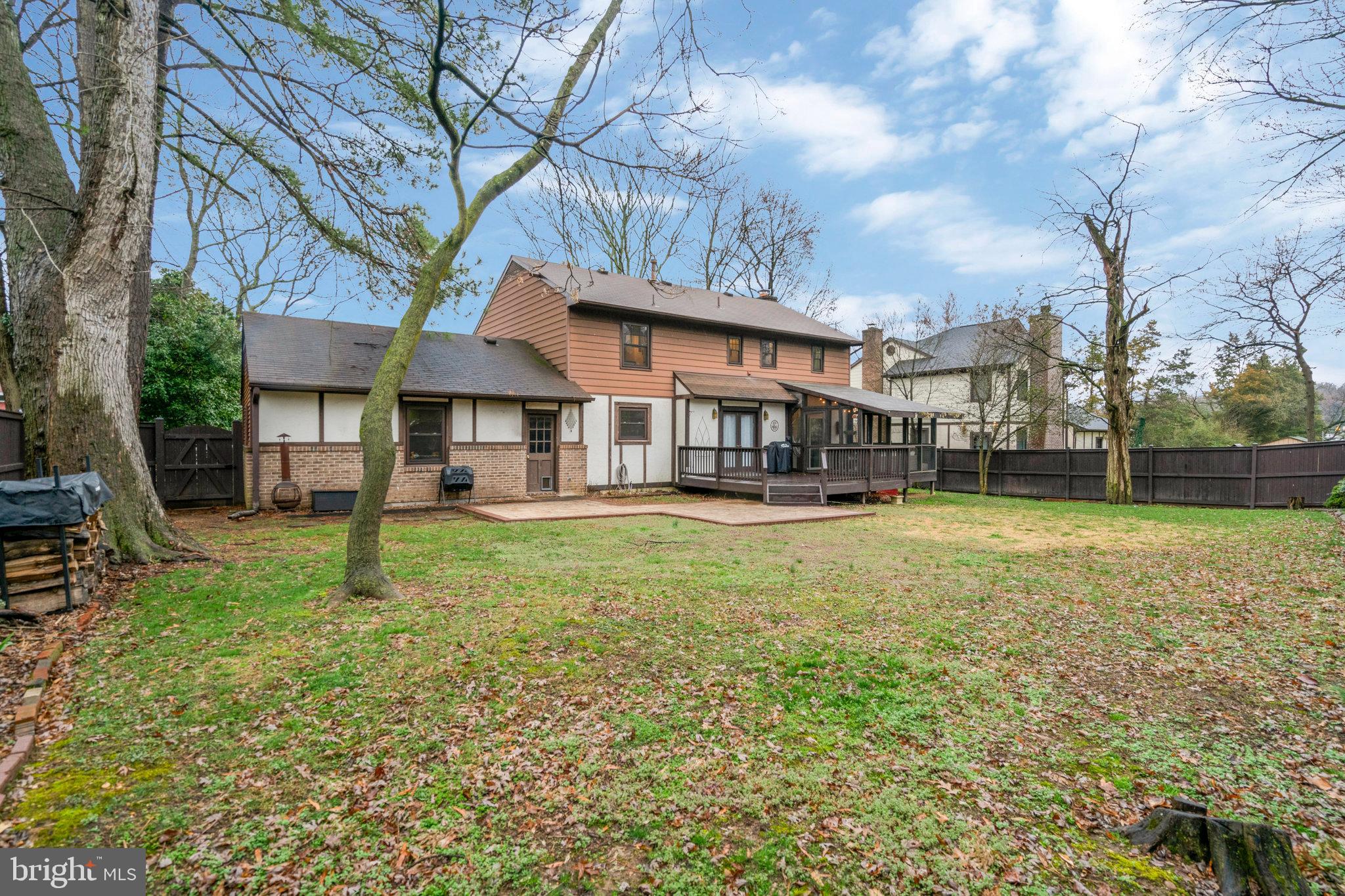 COUNTRY CLUB TERRACE - Residential