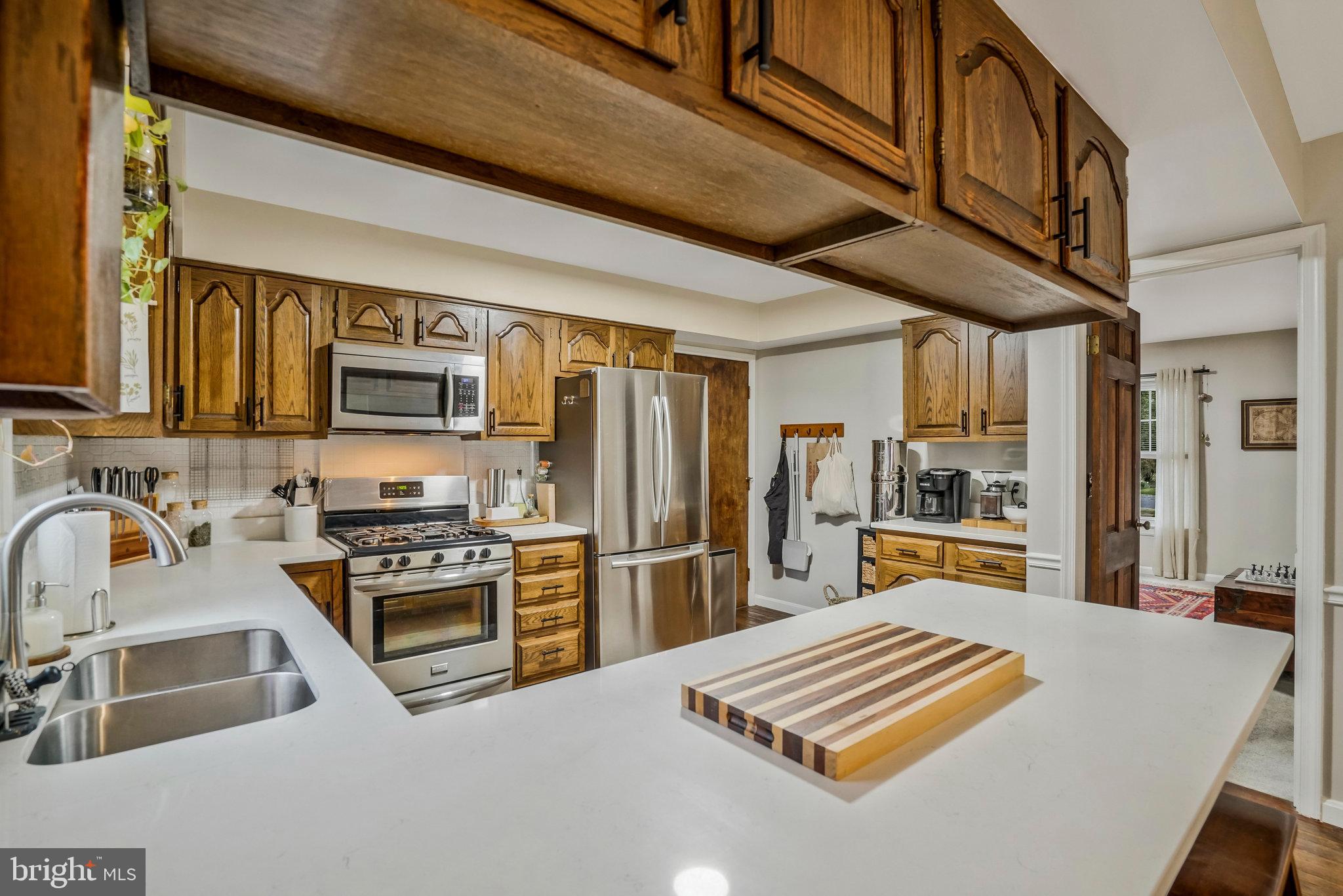 COUNTRY CLUB TERRACE - Residential