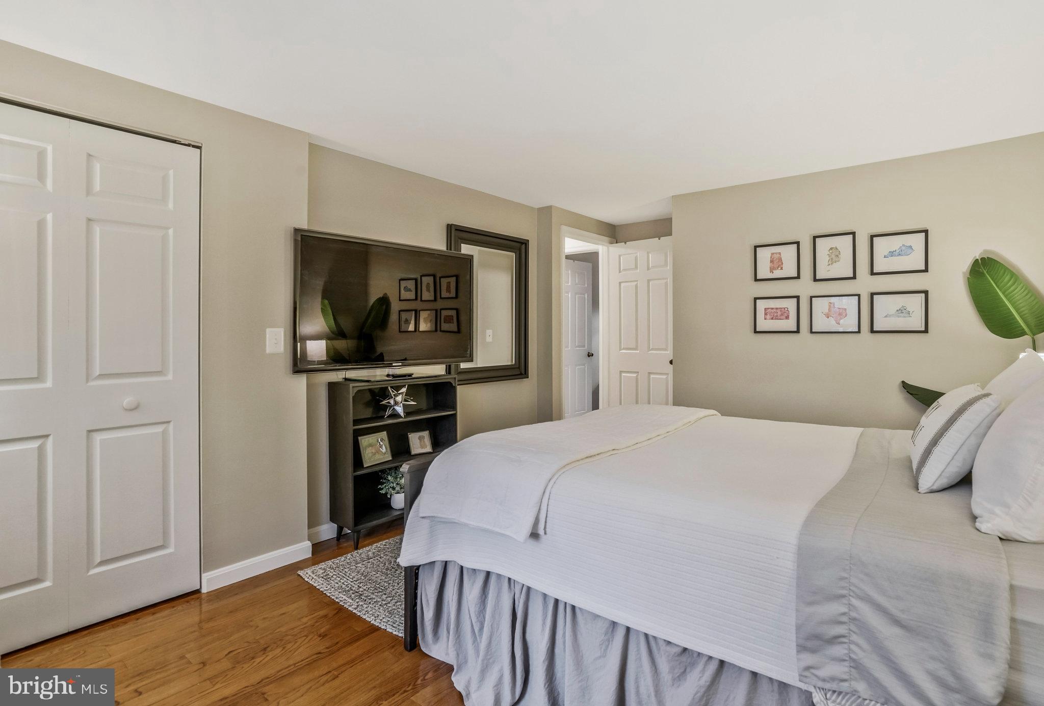 COUNTRY CLUB TERRACE - Residential