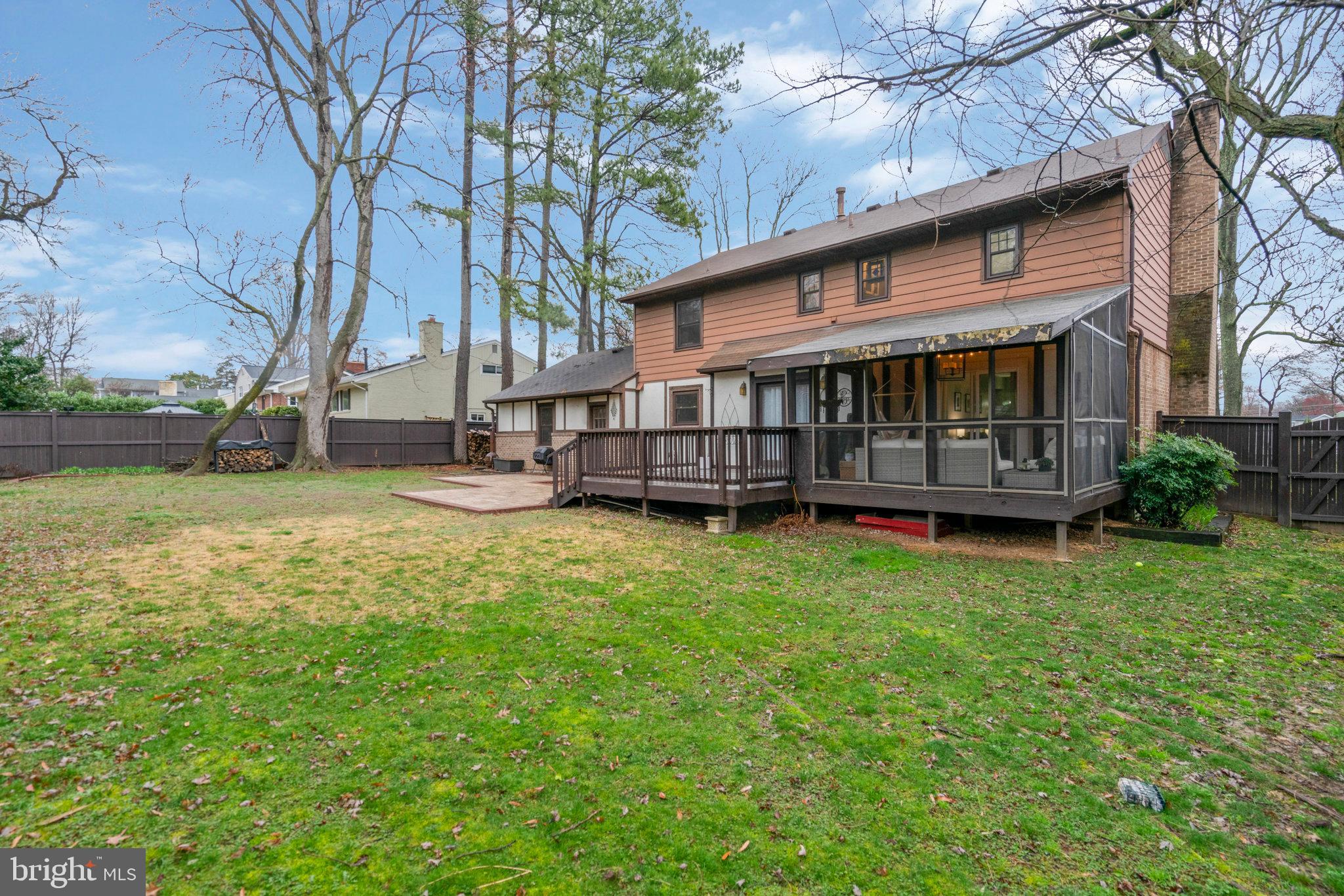 COUNTRY CLUB TERRACE - Residential