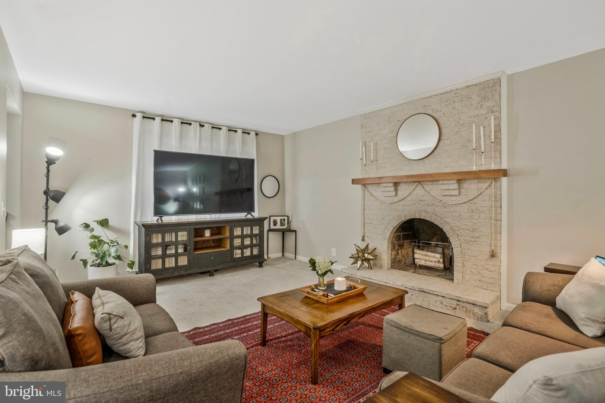COUNTRY CLUB TERRACE - Residential