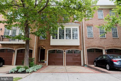 114 HERNDON MILL CIRCLE HERNDON VA 20170