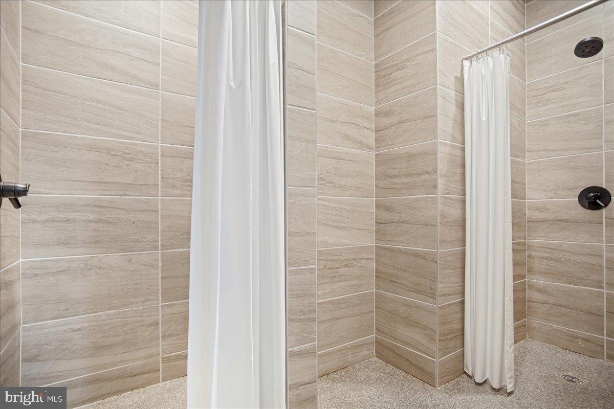 LAKESIDE AT TRAPPE - Residential
