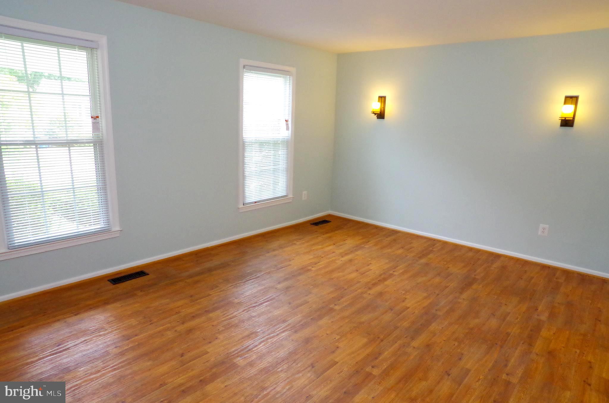 HICKORY FARMS - Residential Lease