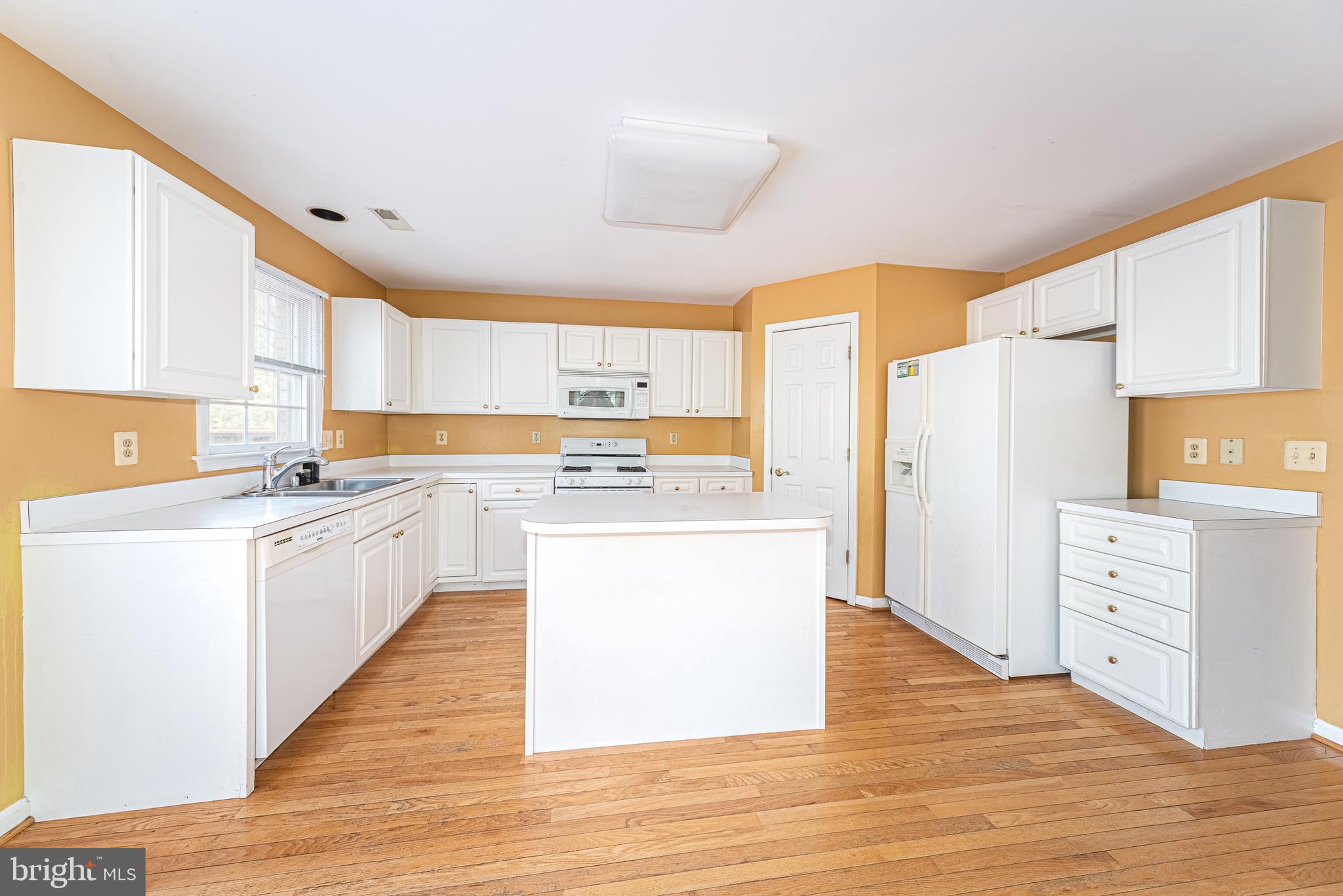 HUNTERS RUN - Residential