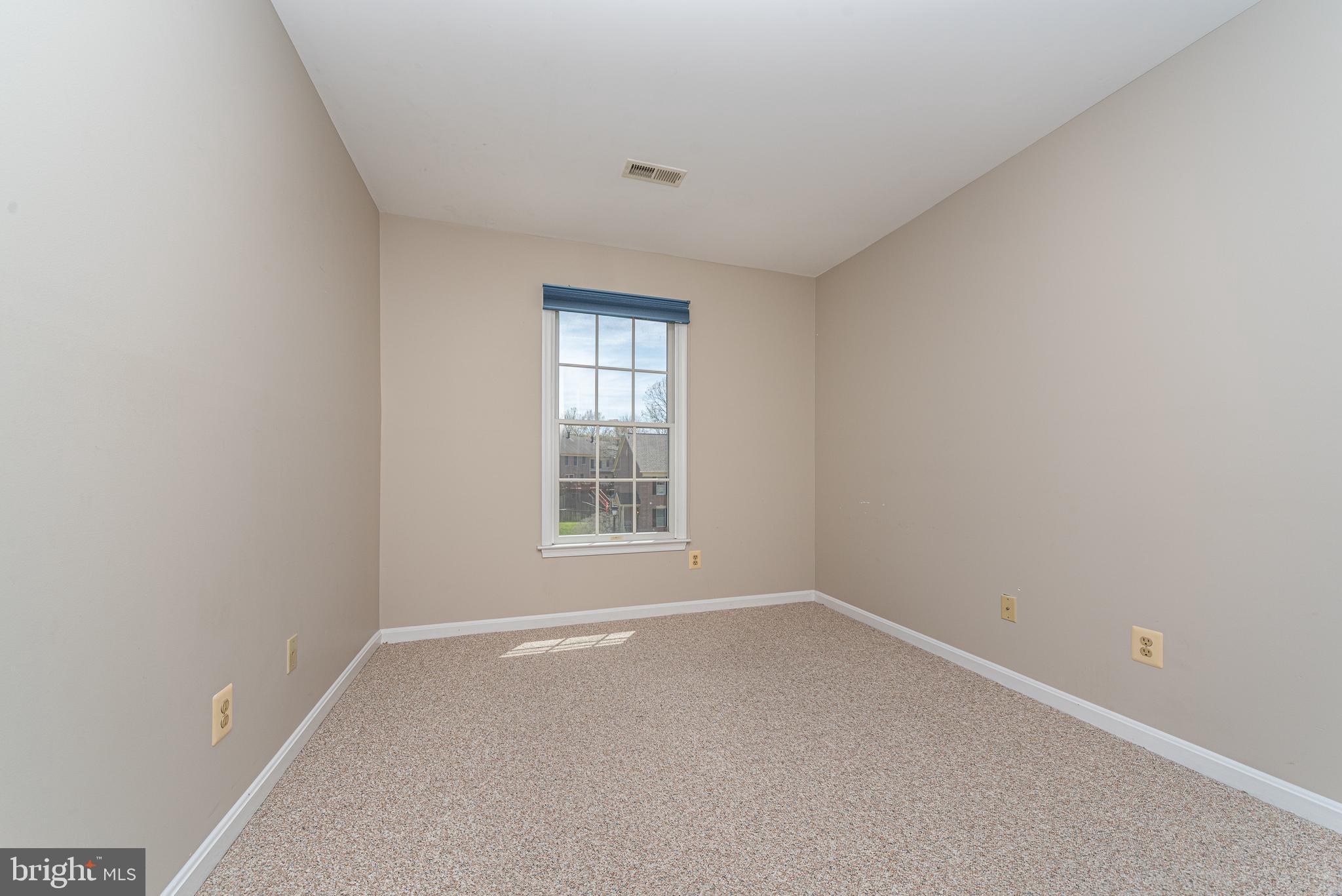 HUNTERS RUN - Residential