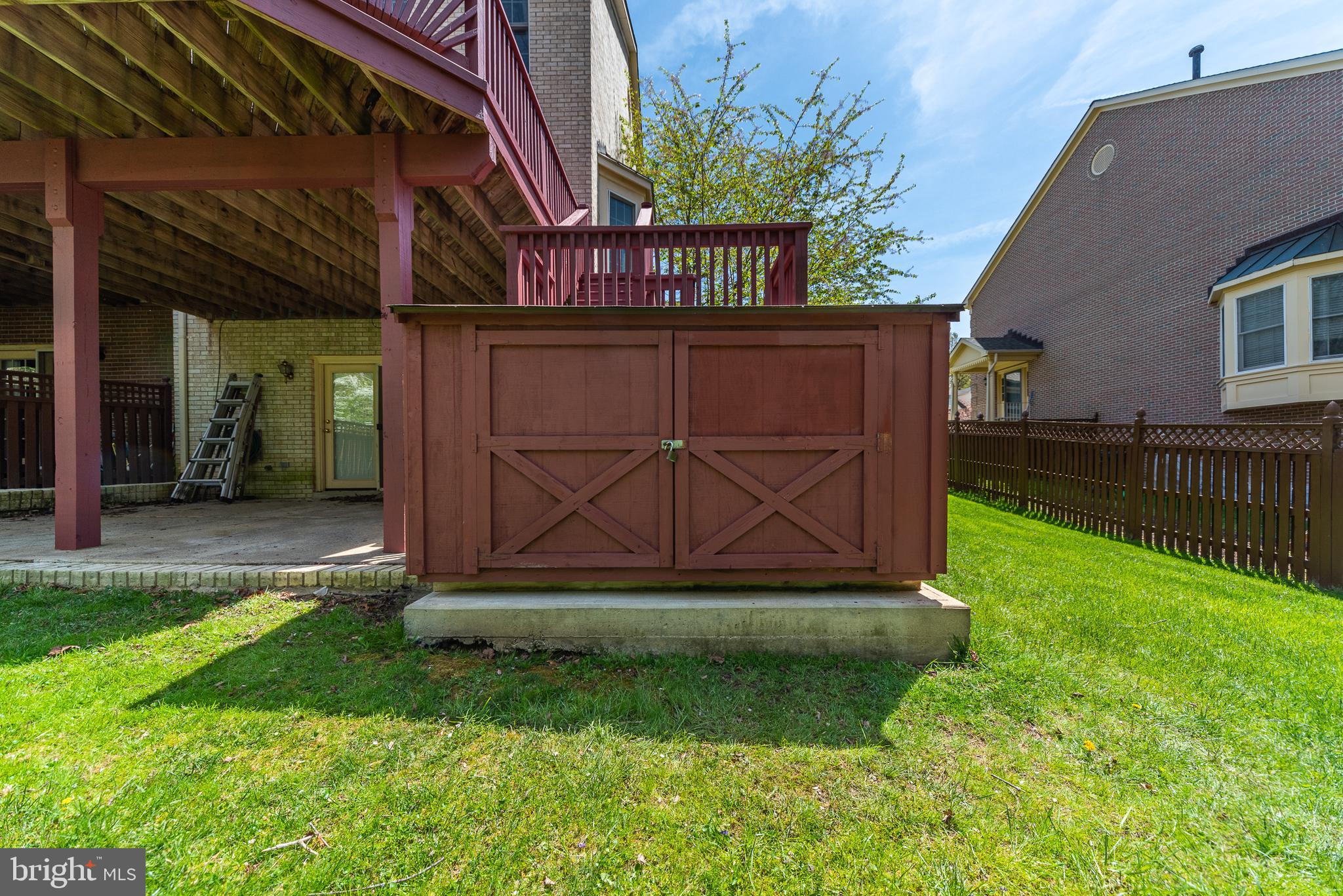 HUNTERS RUN - Residential