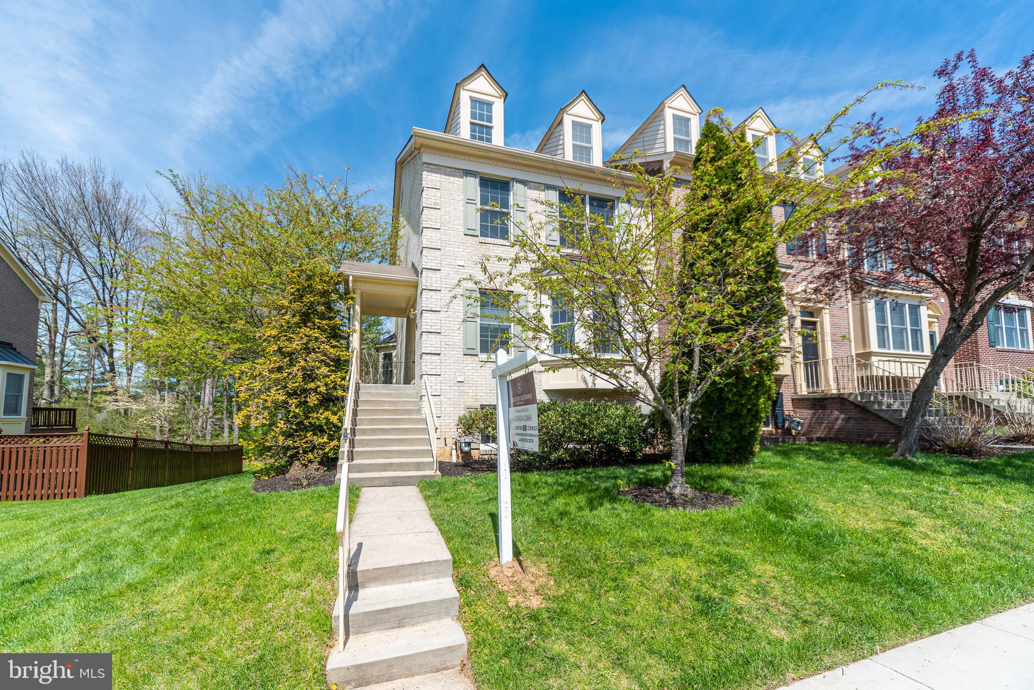 HUNTERS RUN - Residential