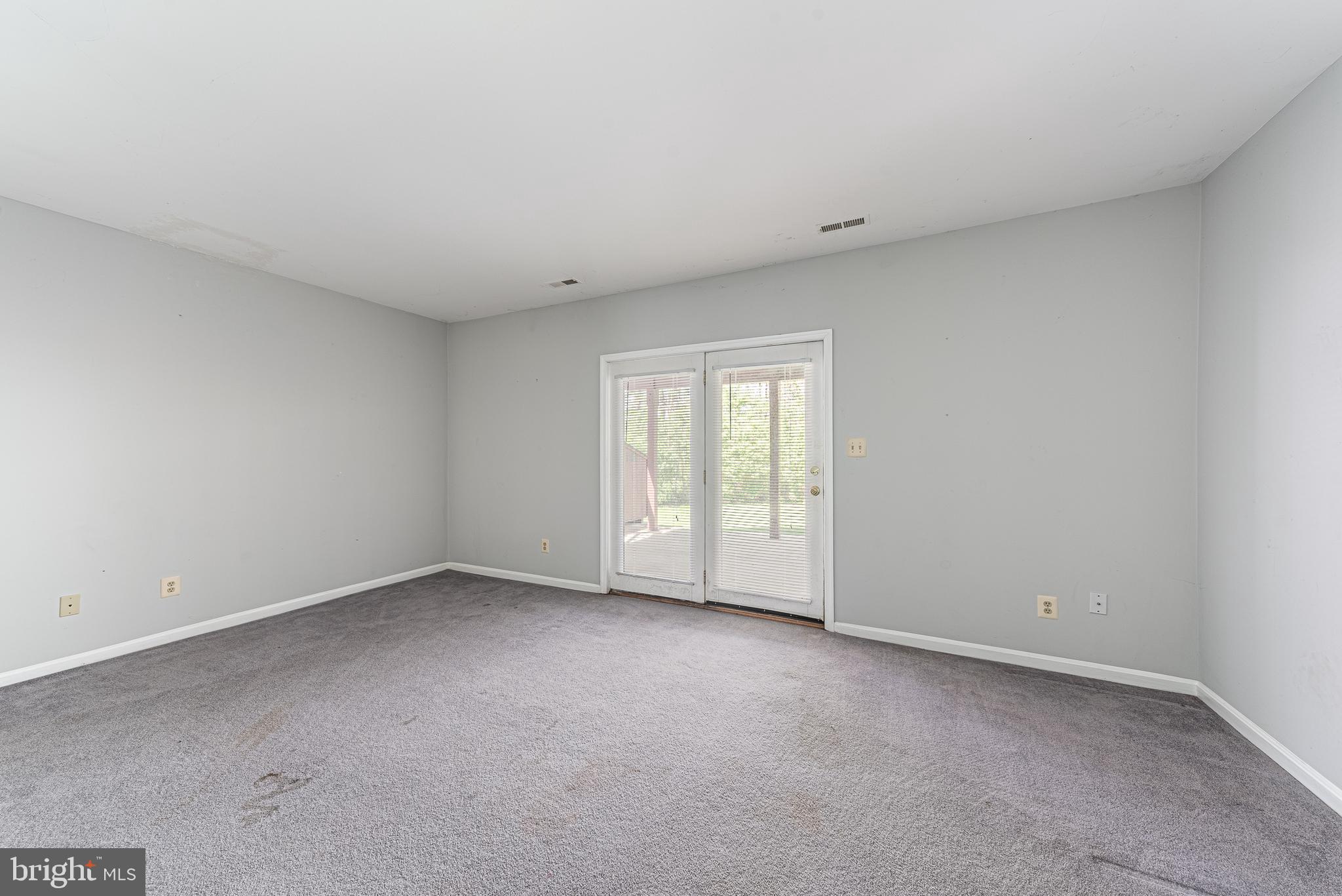 HUNTERS RUN - Residential