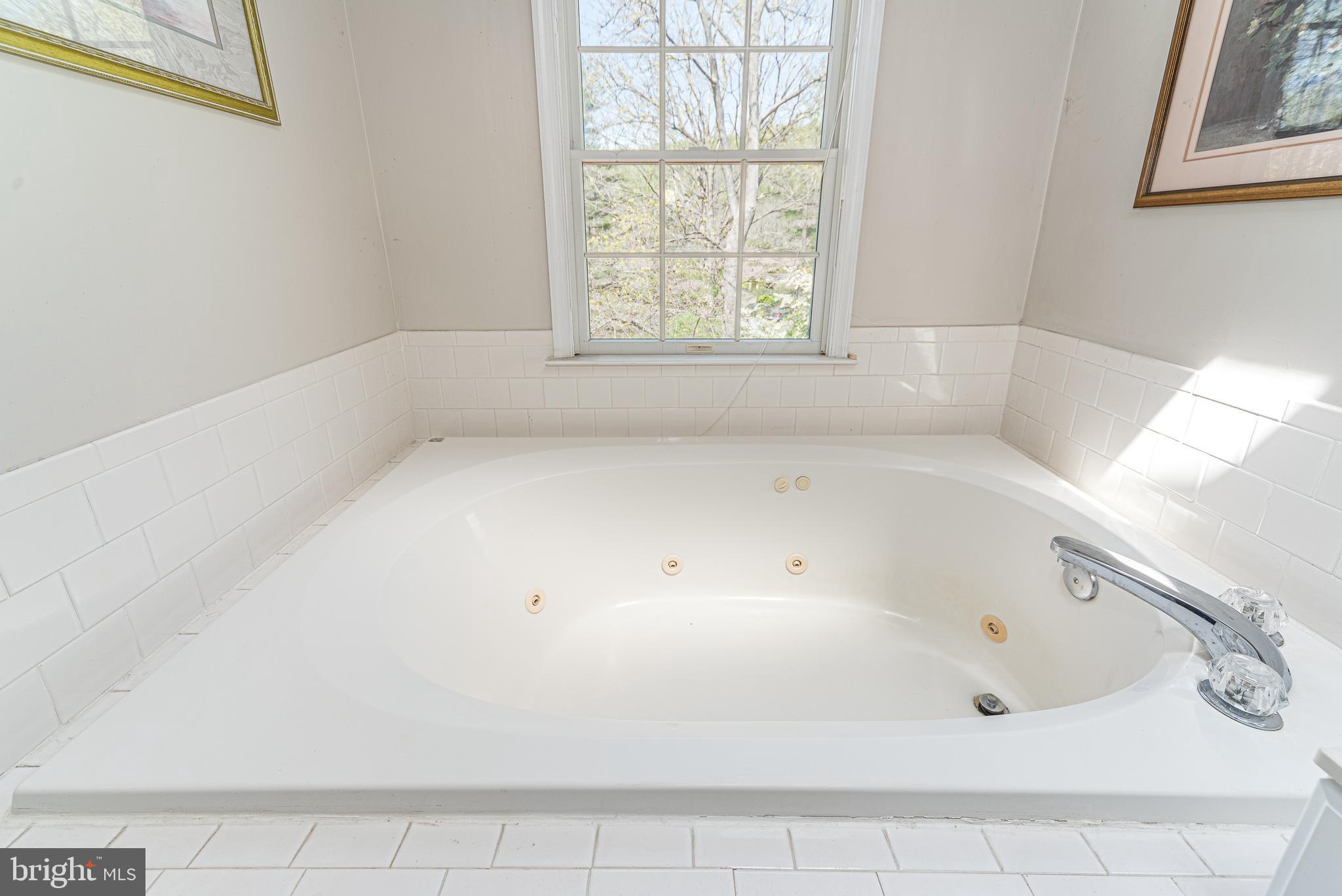 HUNTERS RUN - Residential