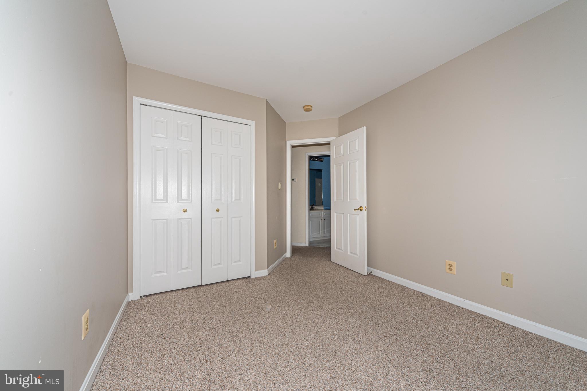 HUNTERS RUN - Residential