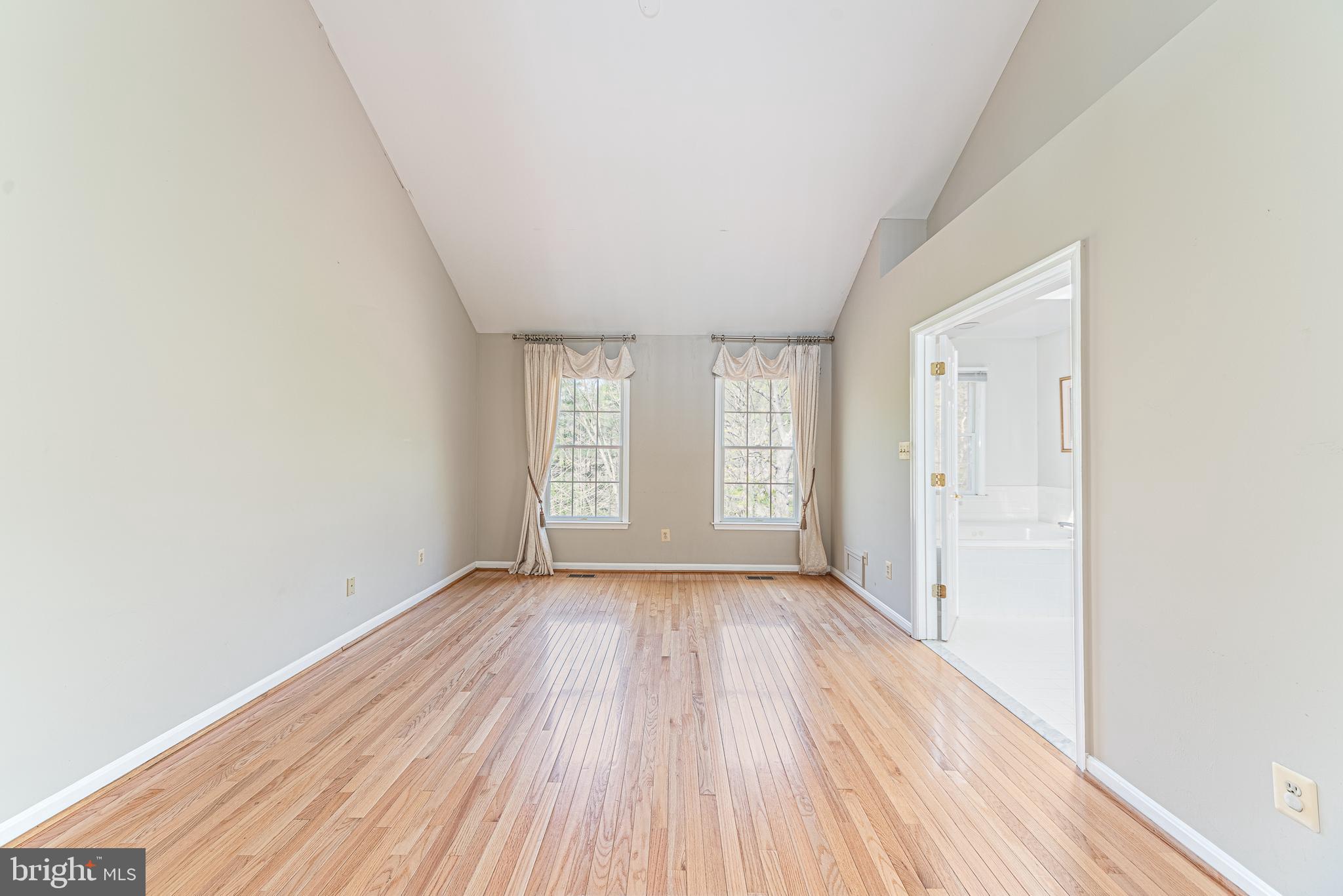 HUNTERS RUN - Residential