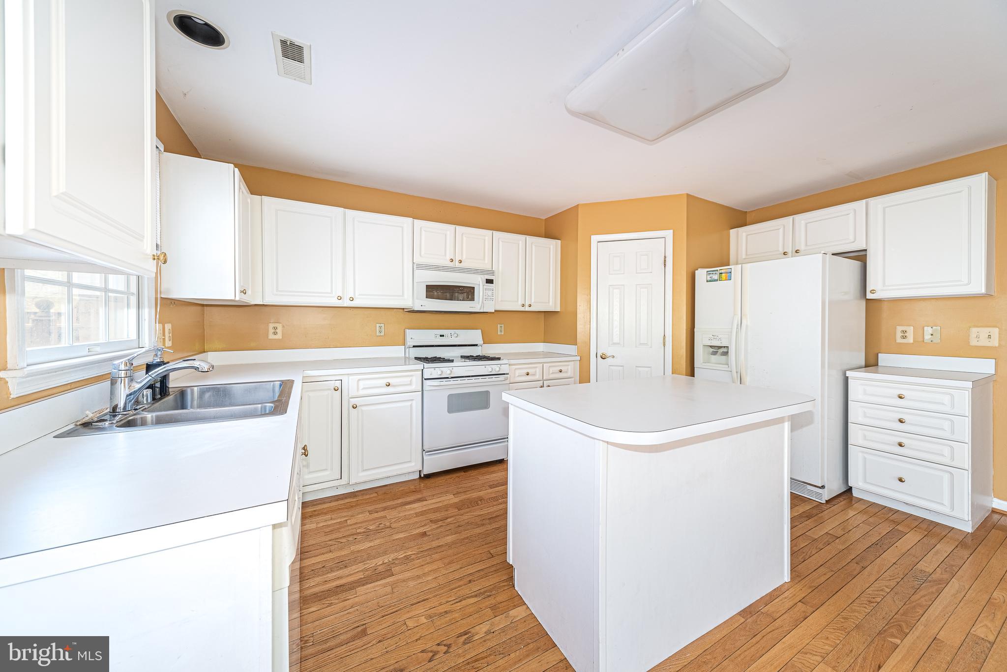 HUNTERS RUN - Residential