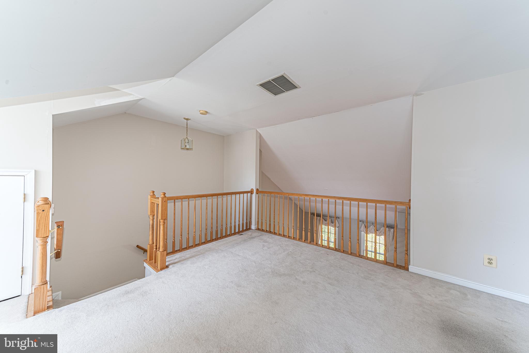 HUNTERS RUN - Residential