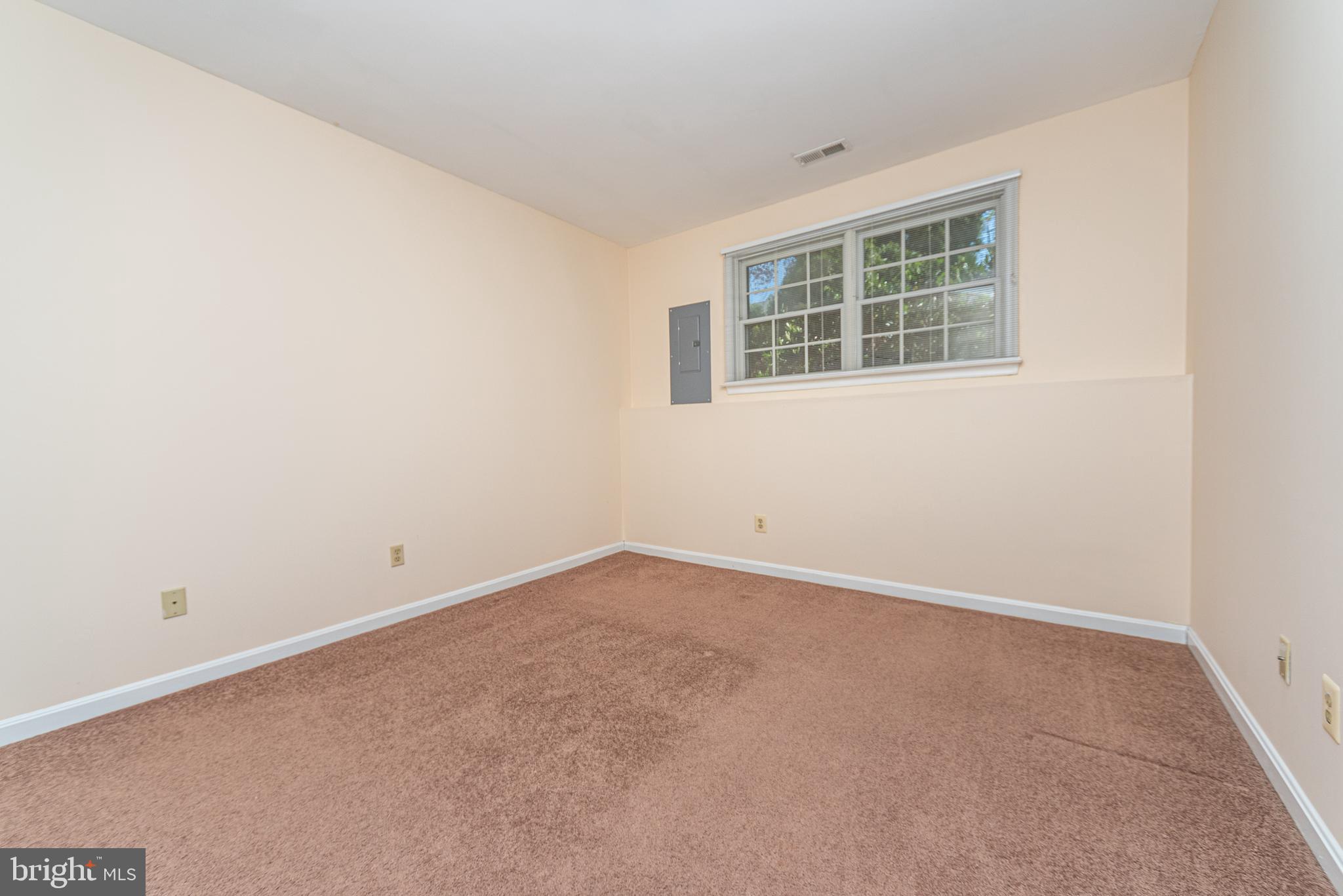 HUNTERS RUN - Residential