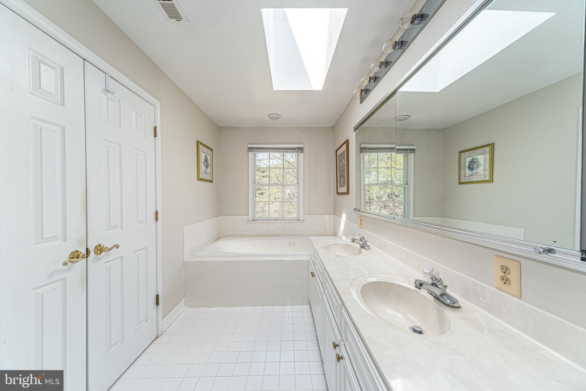 HUNTERS RUN - Residential