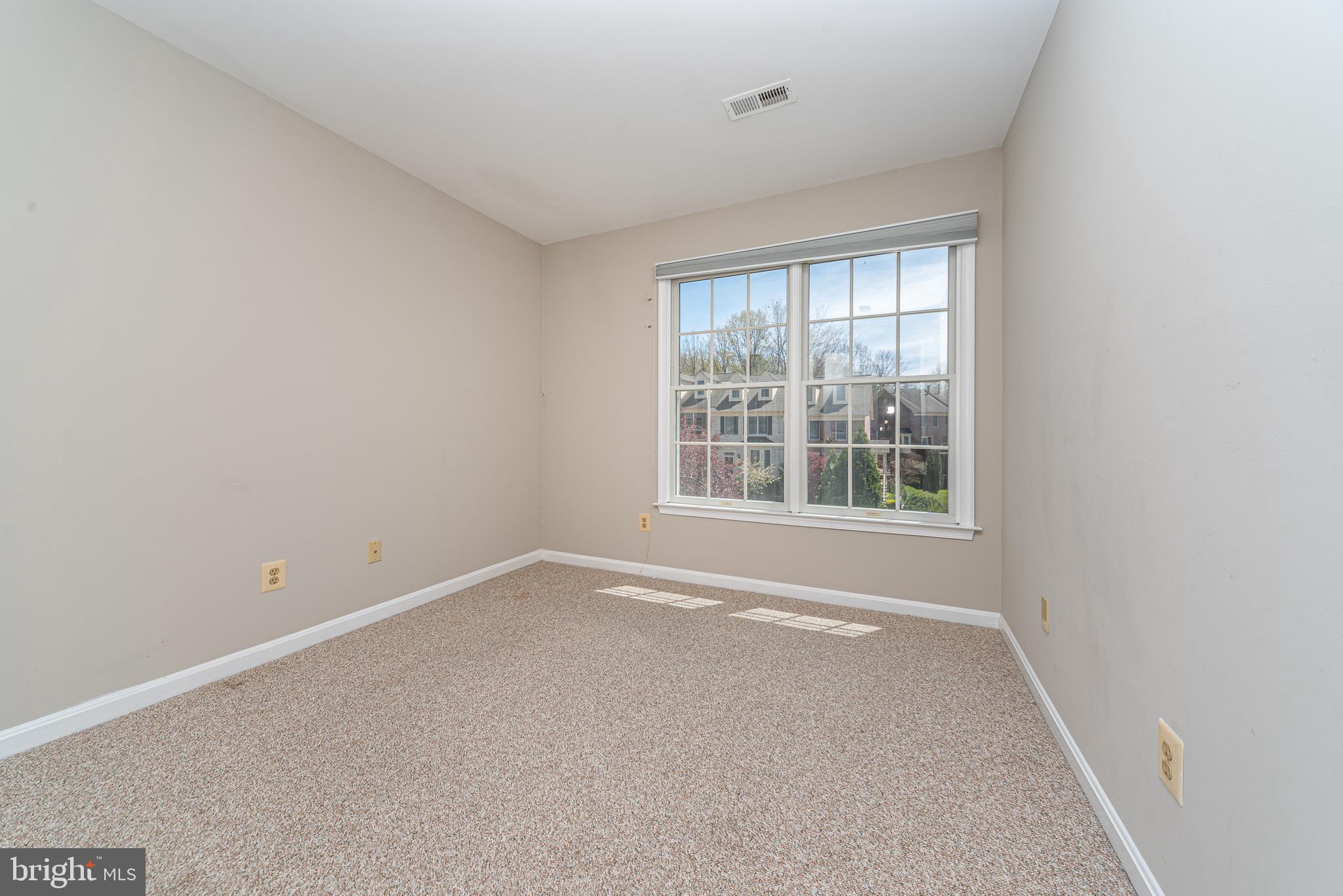 HUNTERS RUN - Residential