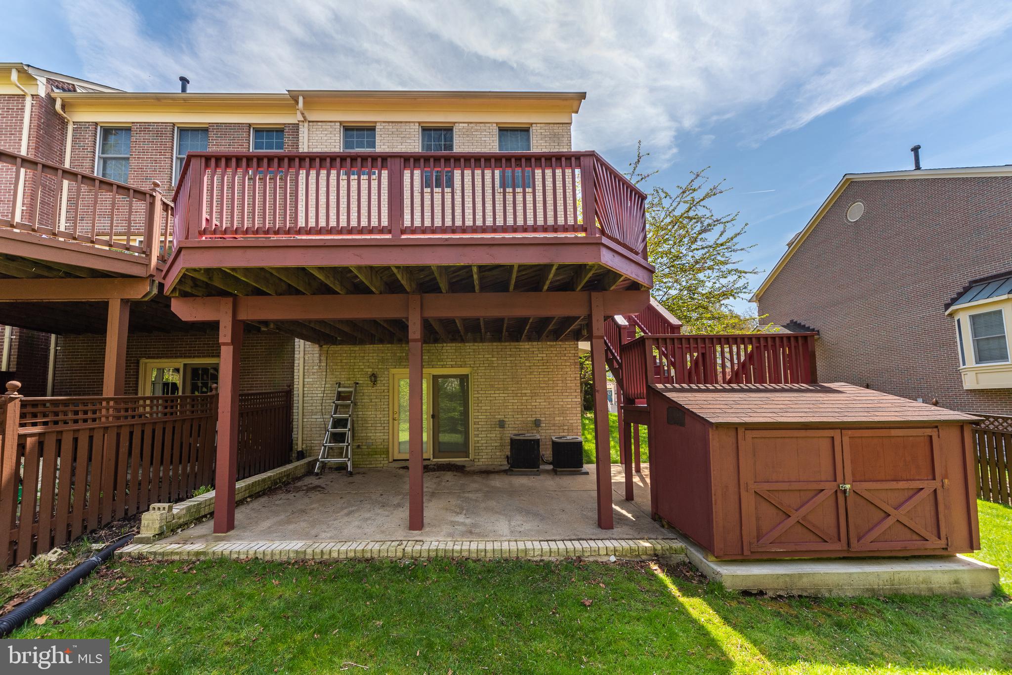 HUNTERS RUN - Residential