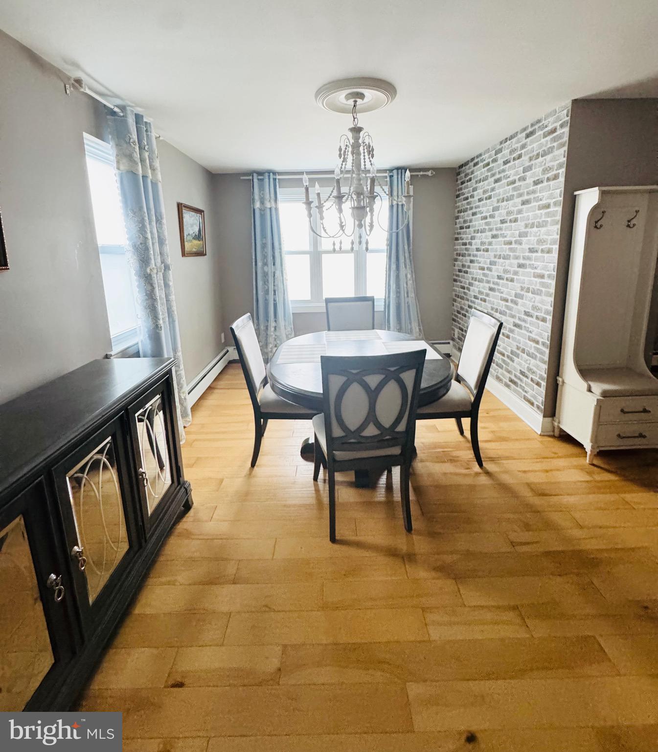 FOX CHASE - Residential