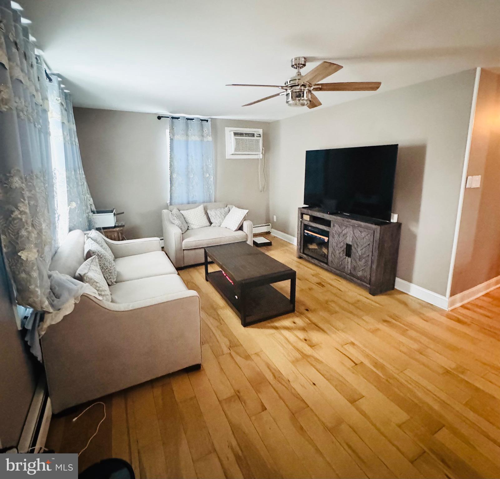 FOX CHASE - Residential