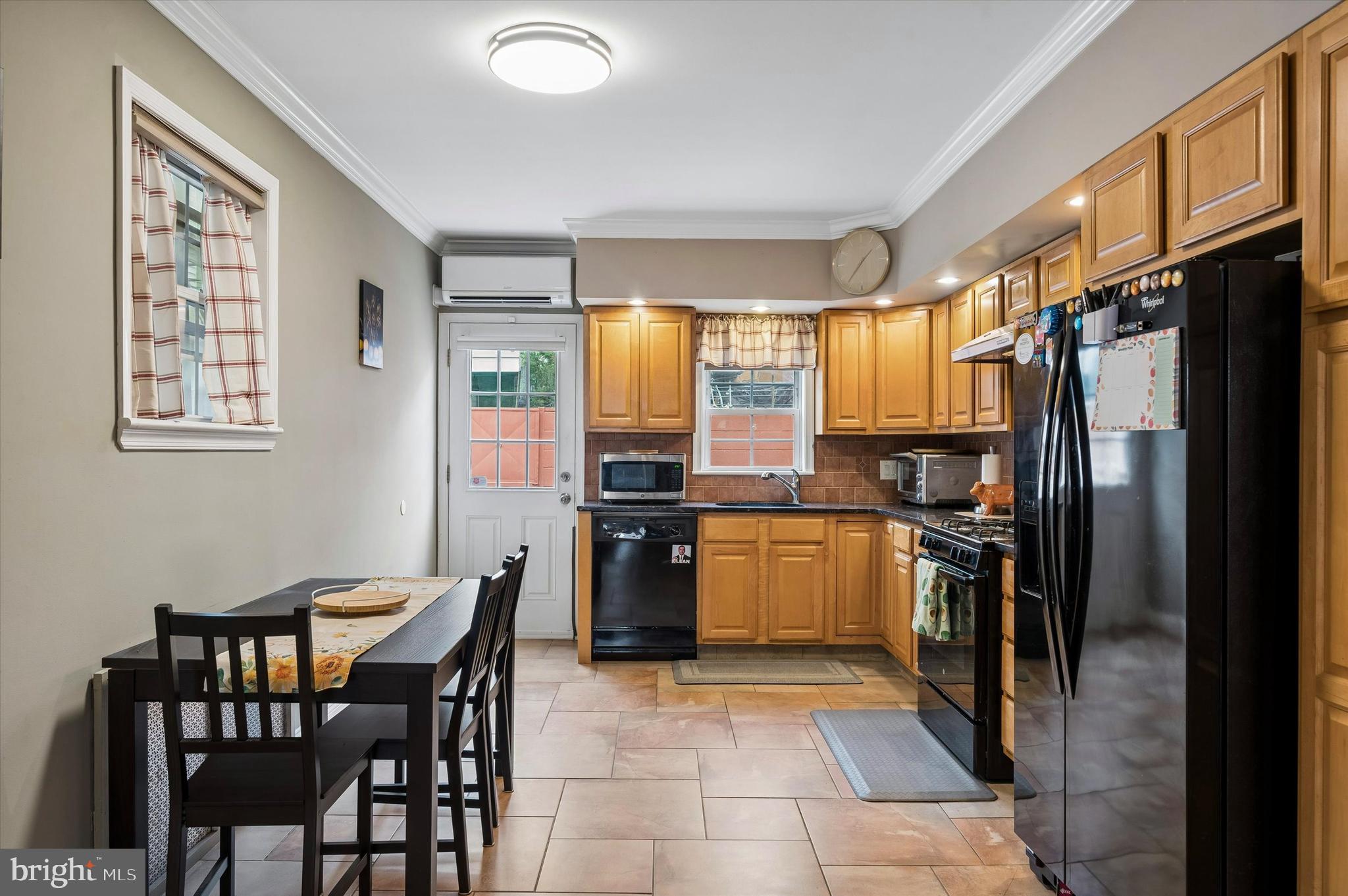 LOWER MOYAMENSING - Residential