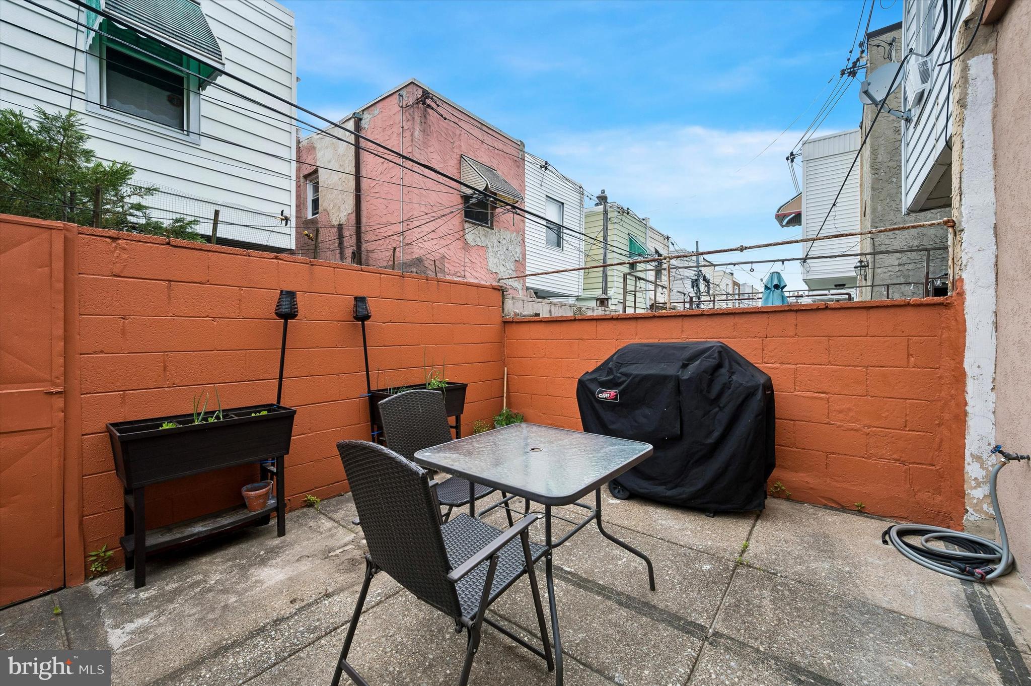 LOWER MOYAMENSING - Residential