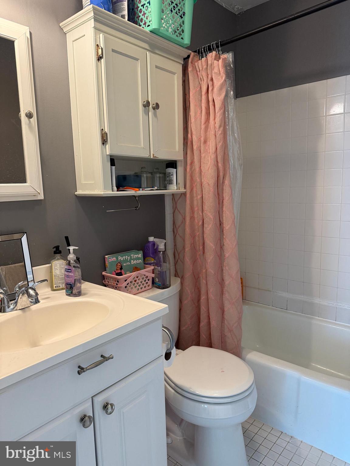 ENGLISH COURT CONDOS - Residential