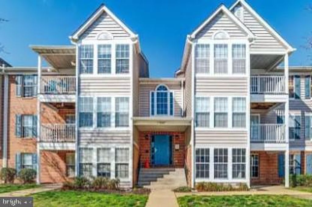Photo of 3580 Sherbrooke Circle #301, WOODBRIDGE, VA 22192 (MLS # VAPW2114256)