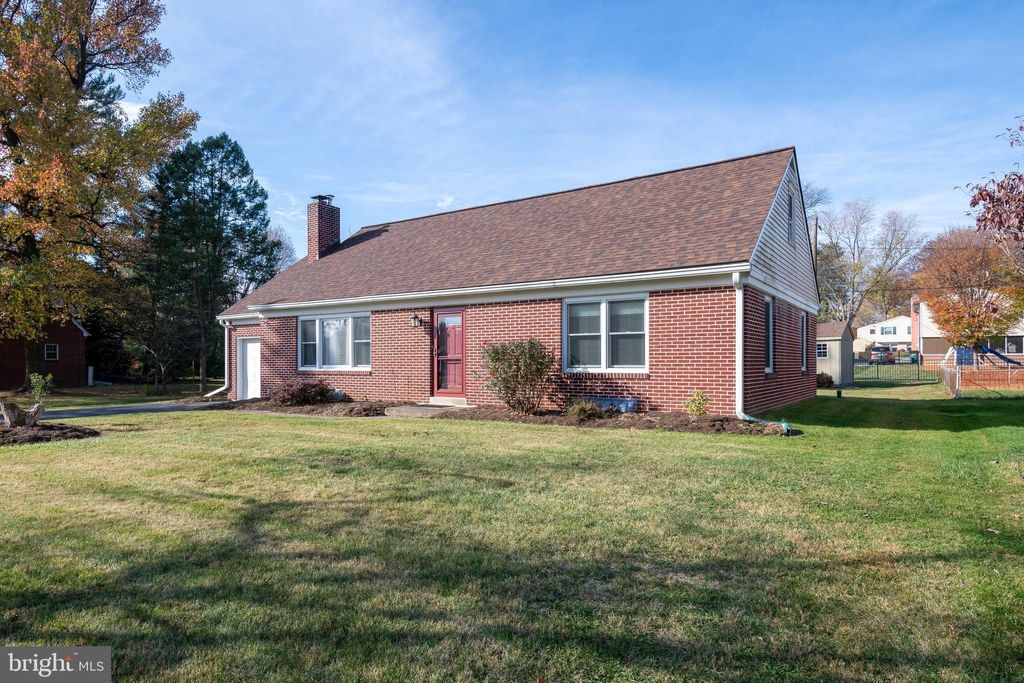 Photo of 716 Farmingdale Road, Lancaster, PA 17603 (MLS # PALA2060568)