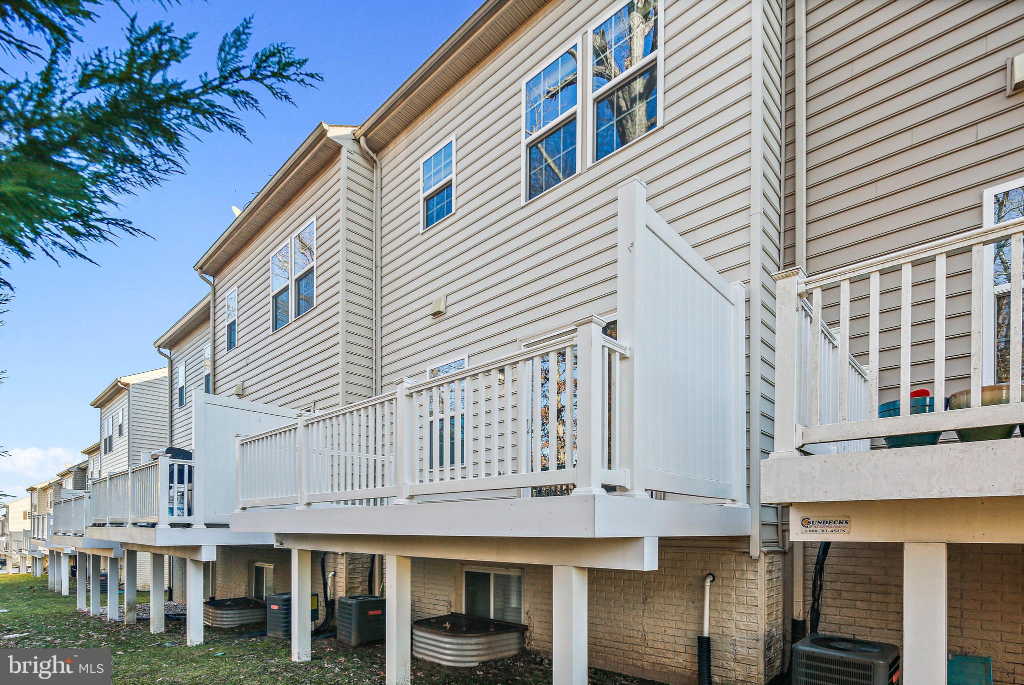 HOWARD SQUARE - Residential Lease