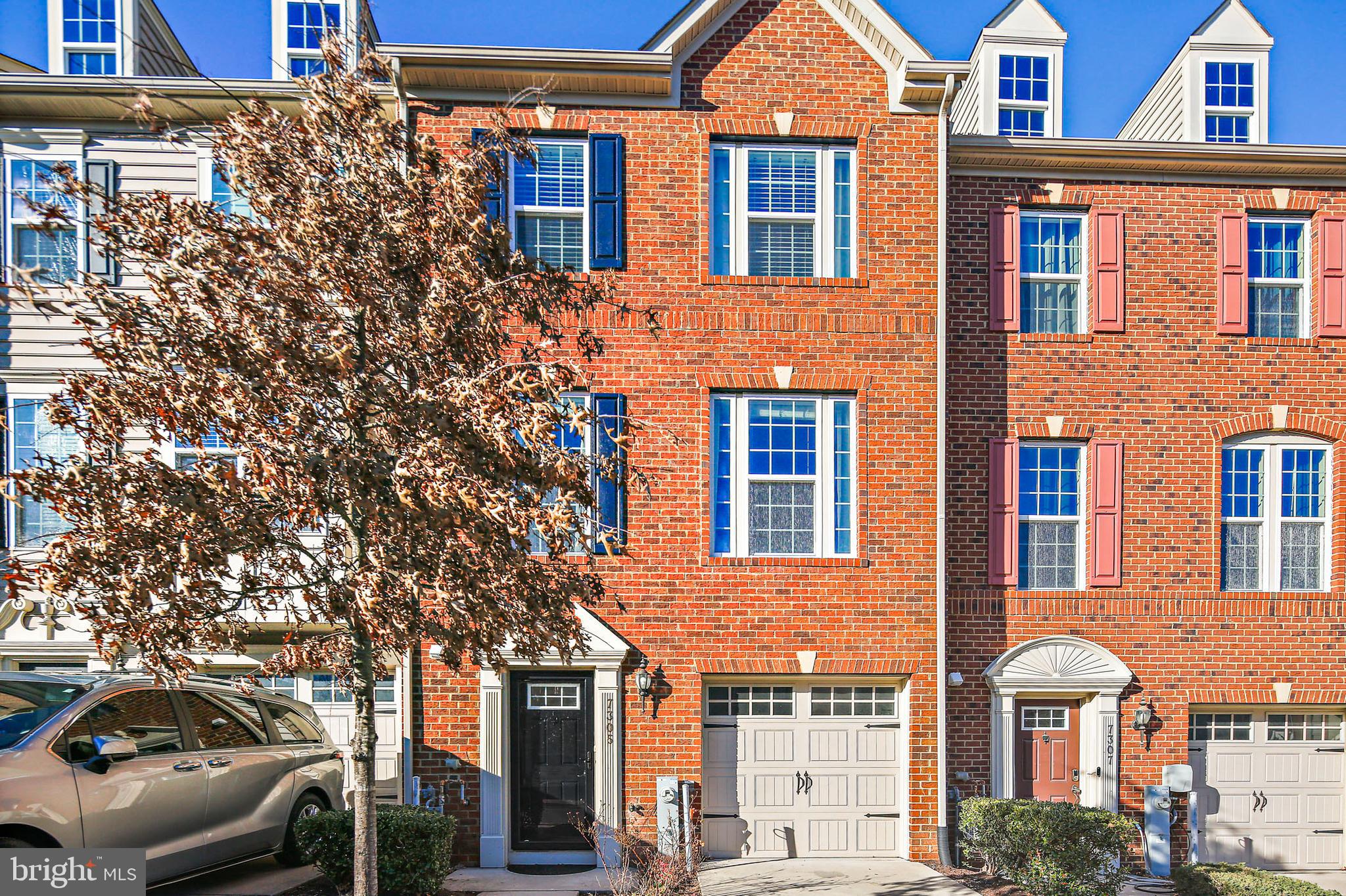 HOWARD SQUARE - Residential Lease