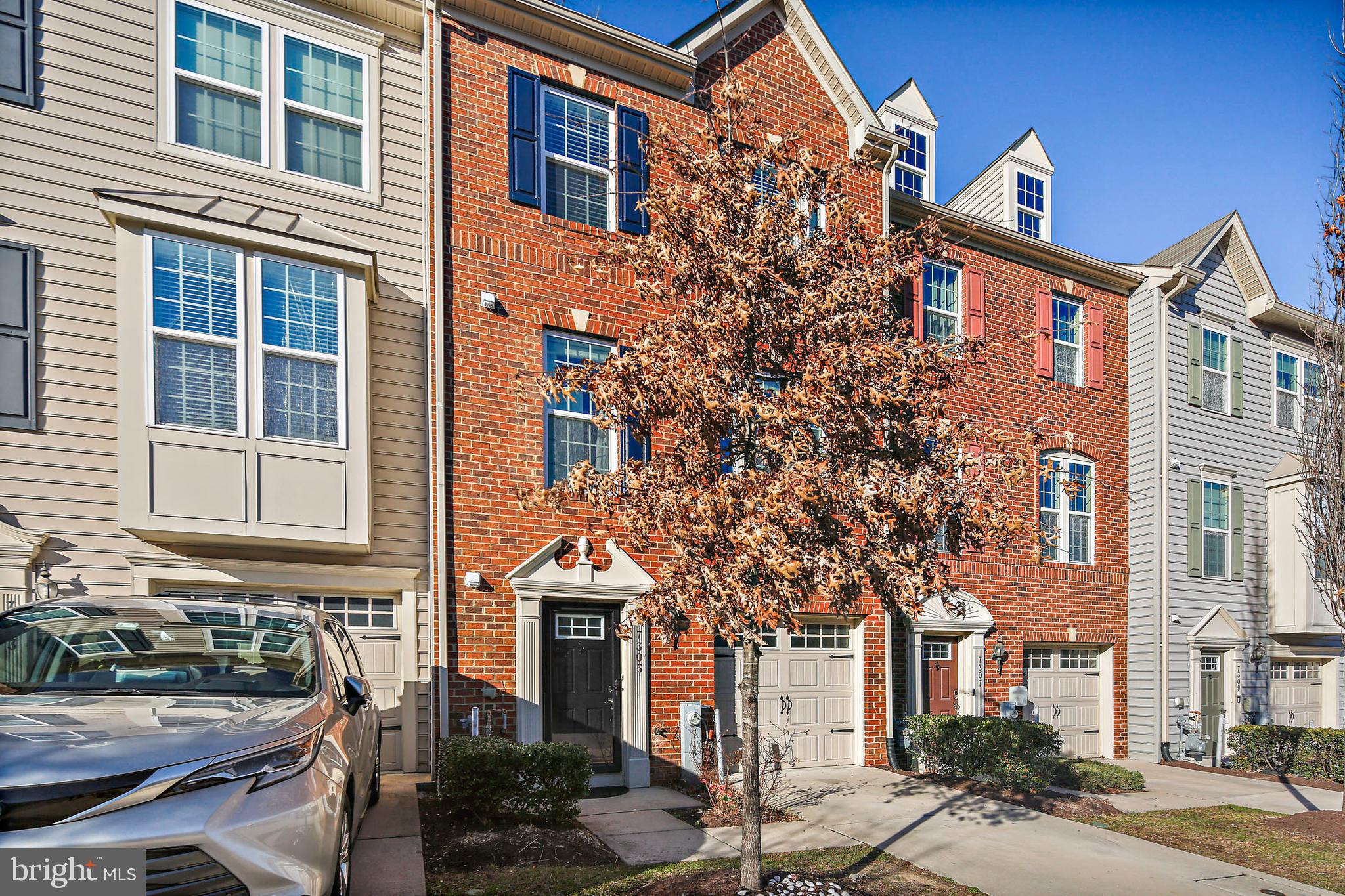 HOWARD SQUARE - Residential Lease