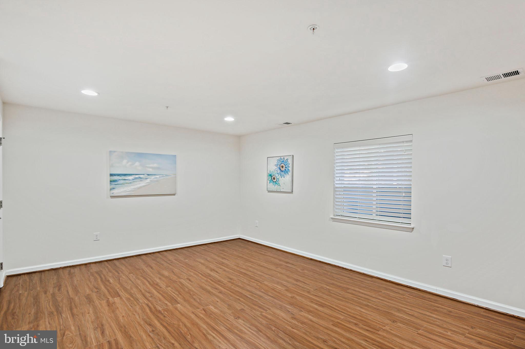 HOWARD SQUARE - Residential Lease