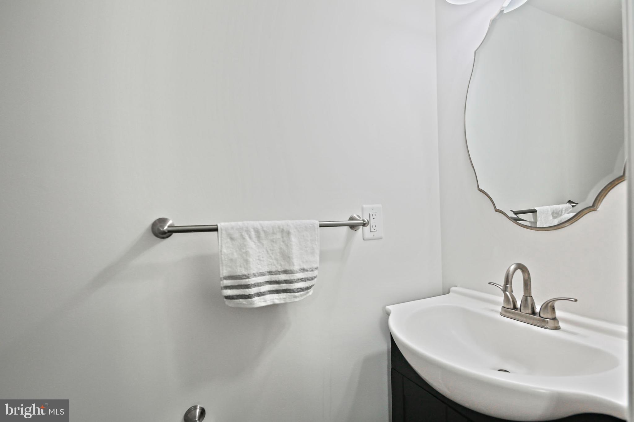 HOWARD SQUARE - Residential Lease