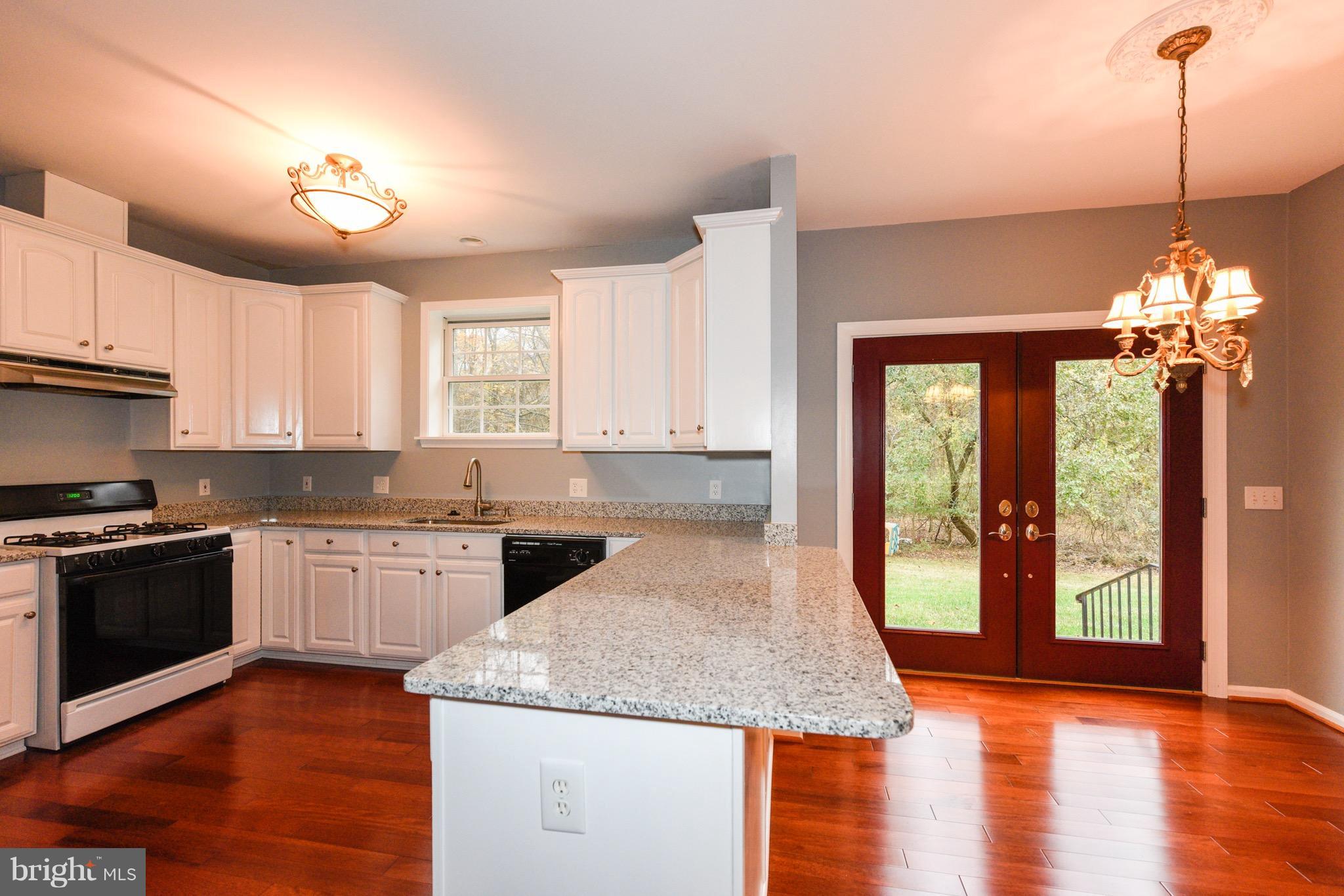 WARREN RAYMOND L PROP - Residential Lease