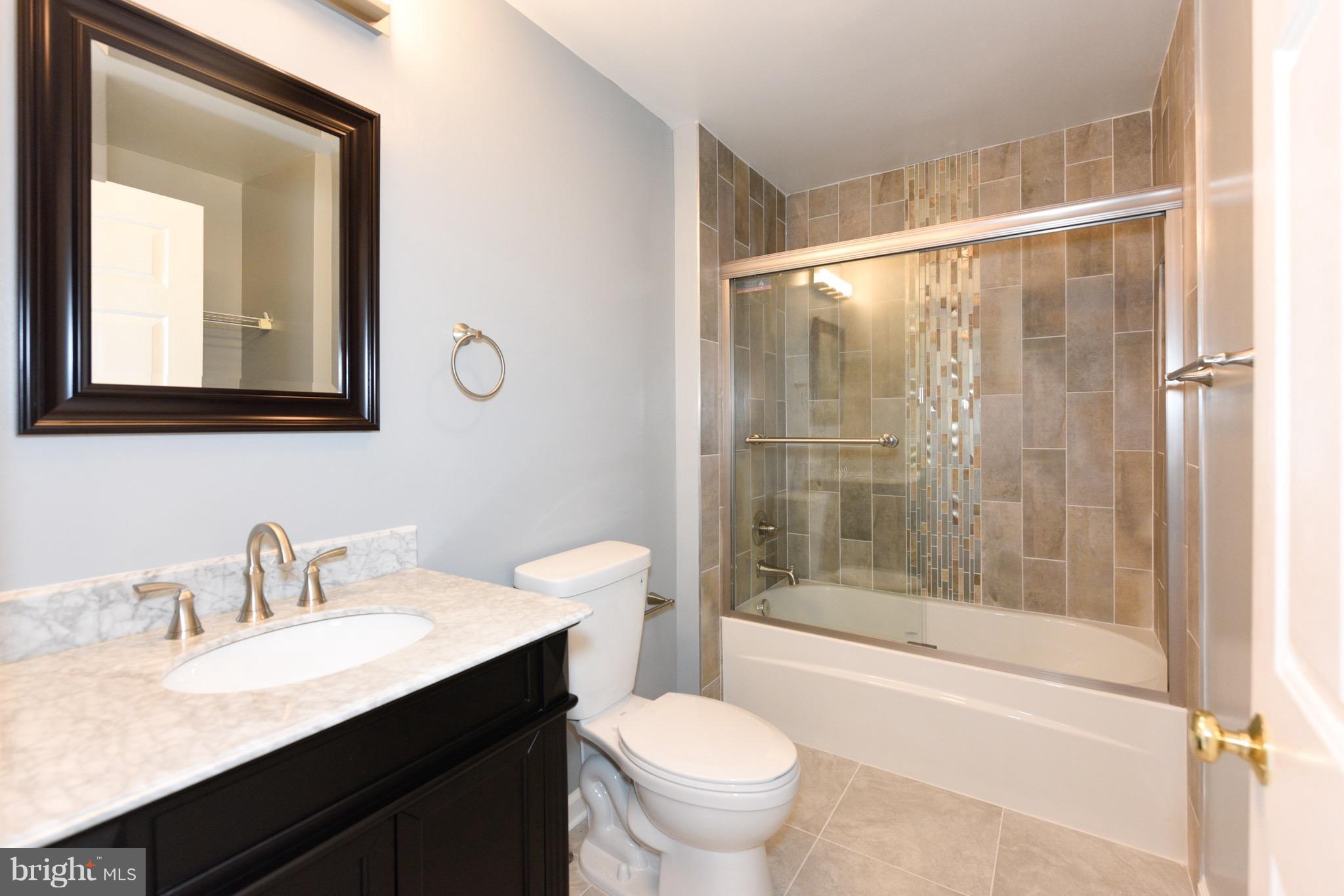 WARREN RAYMOND L PROP - Residential Lease