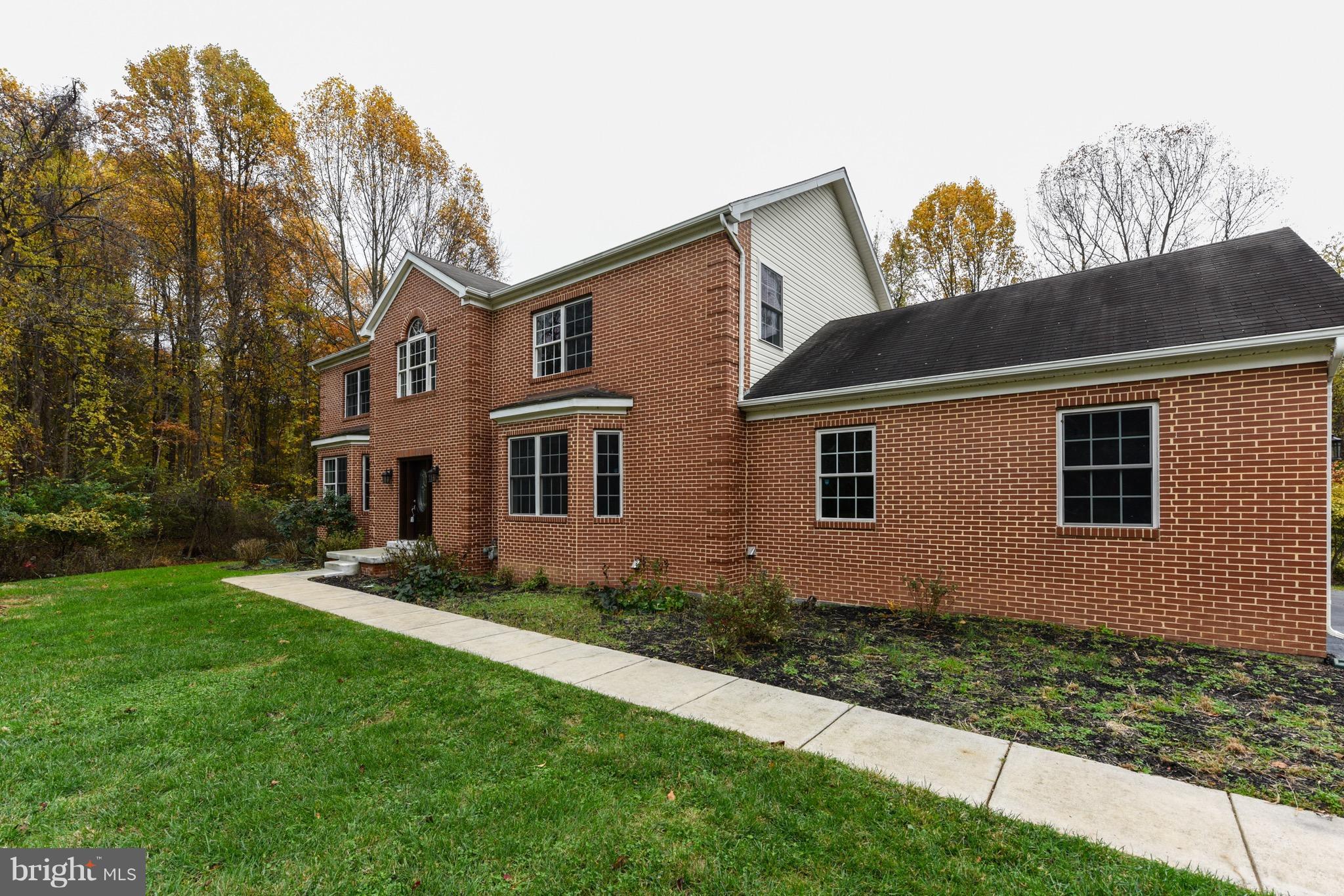 WARREN RAYMOND L PROP - Residential Lease