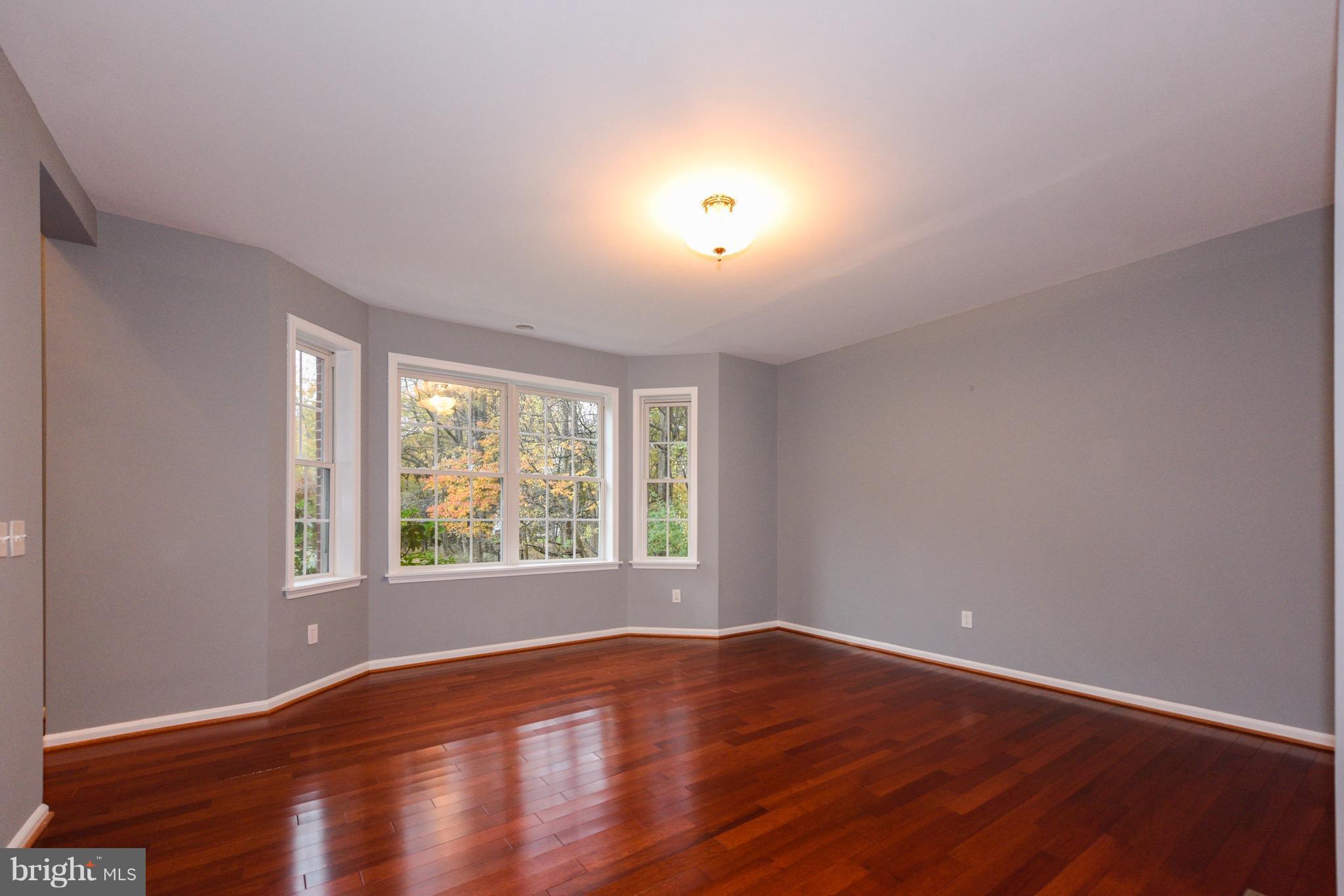 WARREN RAYMOND L PROP - Residential Lease