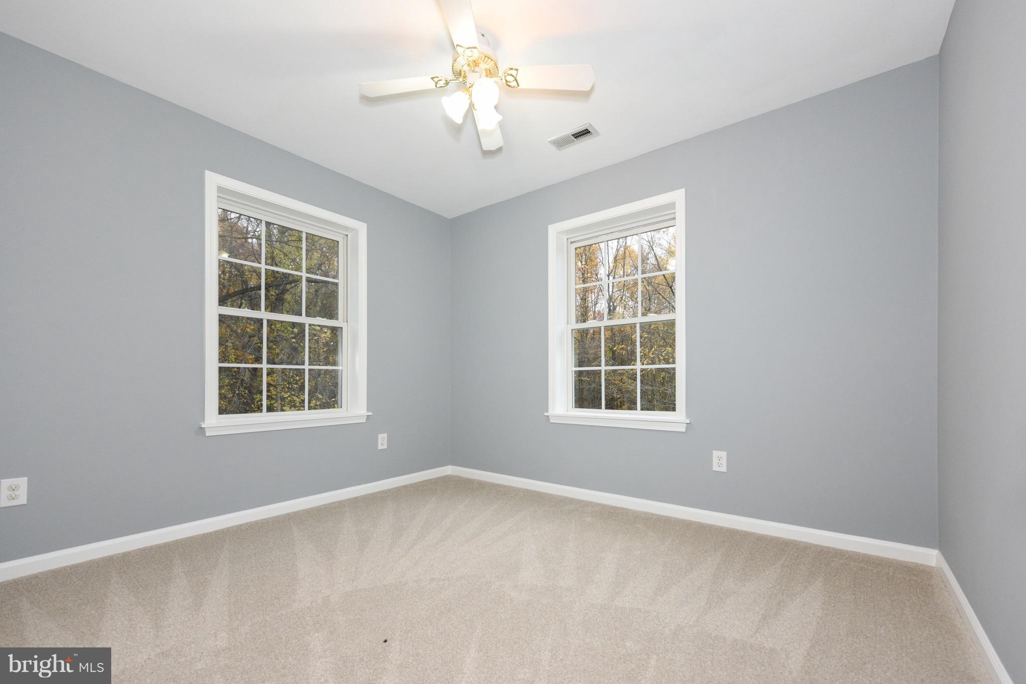 WARREN RAYMOND L PROP - Residential Lease