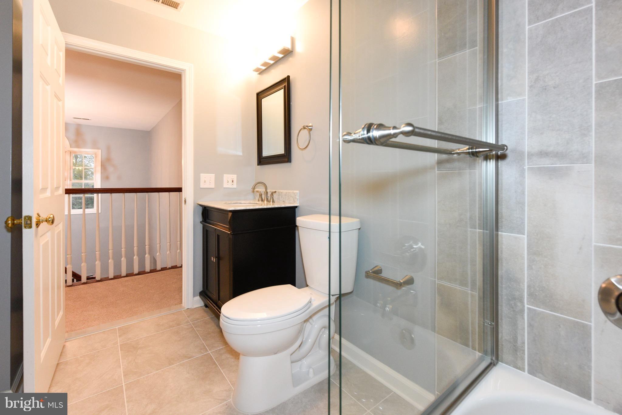 WARREN RAYMOND L PROP - Residential Lease